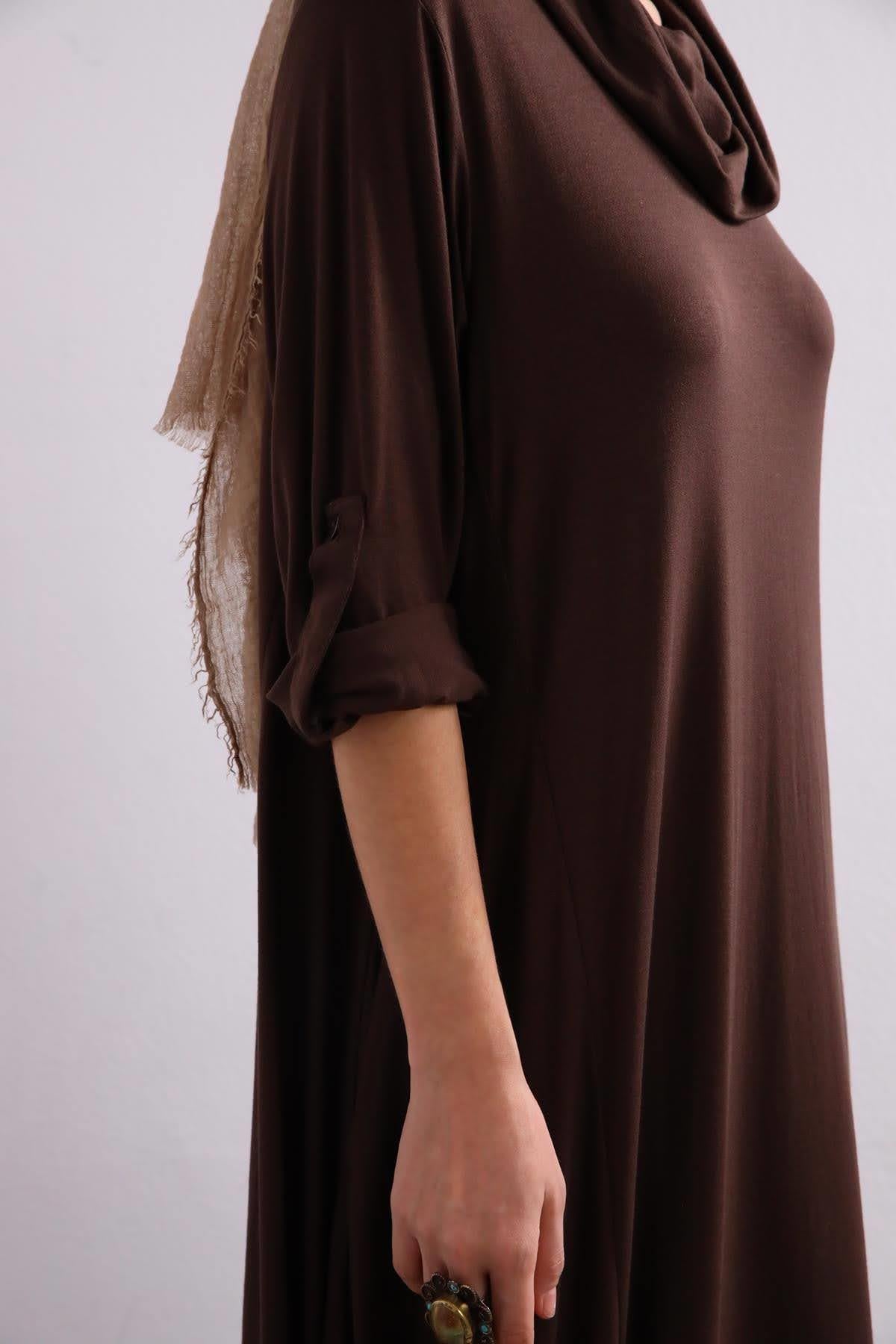 Kahverengi Boğazlı Salaş Elbise - Şaman Butik Kahverengi Boğazlı Salaş Elbise