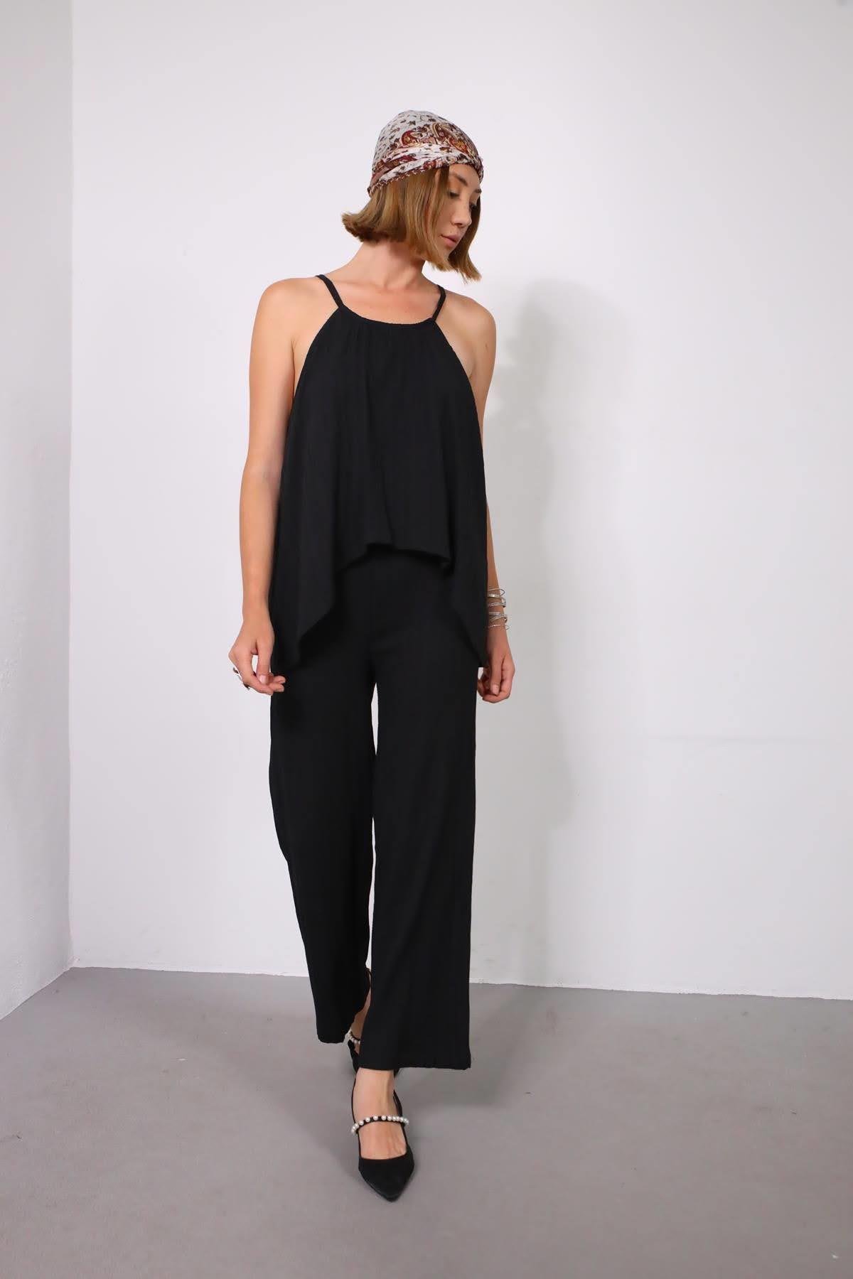  Siyah Boyundan Askılı Bluz ve Pantolon Gofre Takım