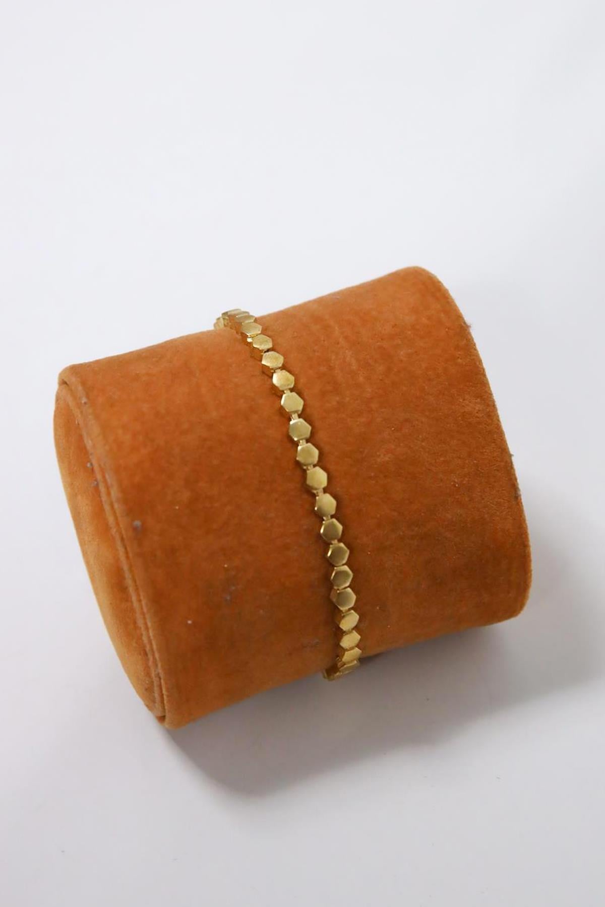 Geometrik Tasarım Kırmızı İpli Bronz Bileklik - Şaman Butik Geometrik Tasarım Kırmızı İpli Bronz Bileklik