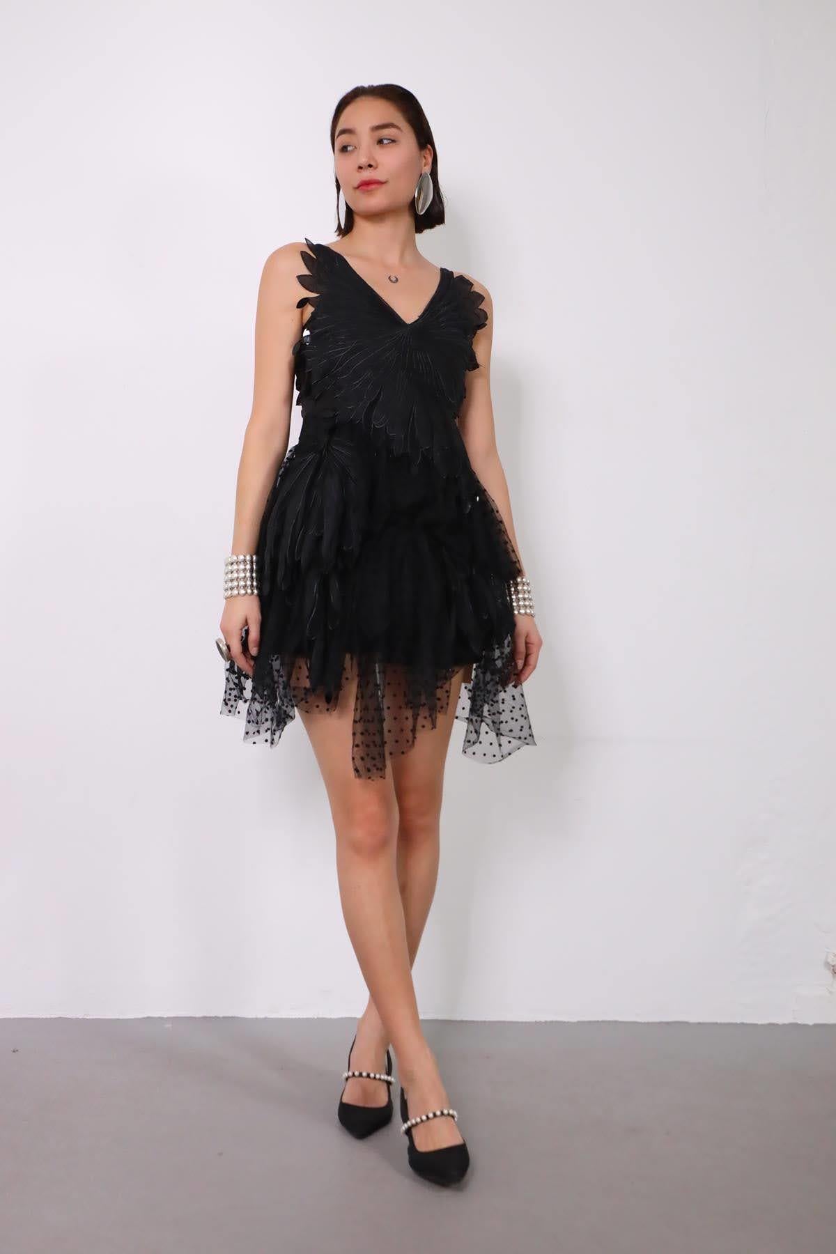 Siyah Asimetrik Tüy İşlemeli Puanlı Mini Tül Elbise - Şaman Butik Siyah Asimetrik Tüy İşlemeli Puanlı Mini Tül Elbise