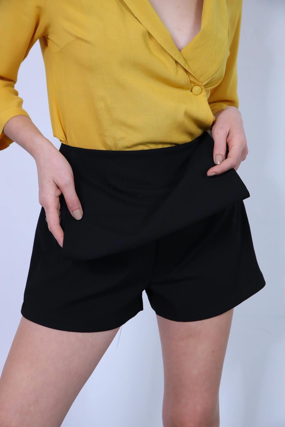  Siyah Önü Kapaklı Şort