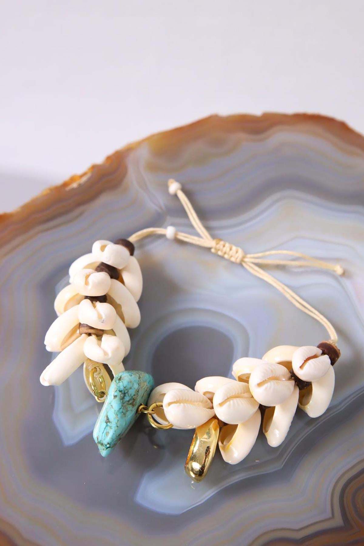 Turkuaz Taşlı Gold Detaylı Deniz Kabuğu Bileklik - Şaman Butik Turkuaz Taşlı Gold Detaylı Deniz Kabuğu Bileklik
