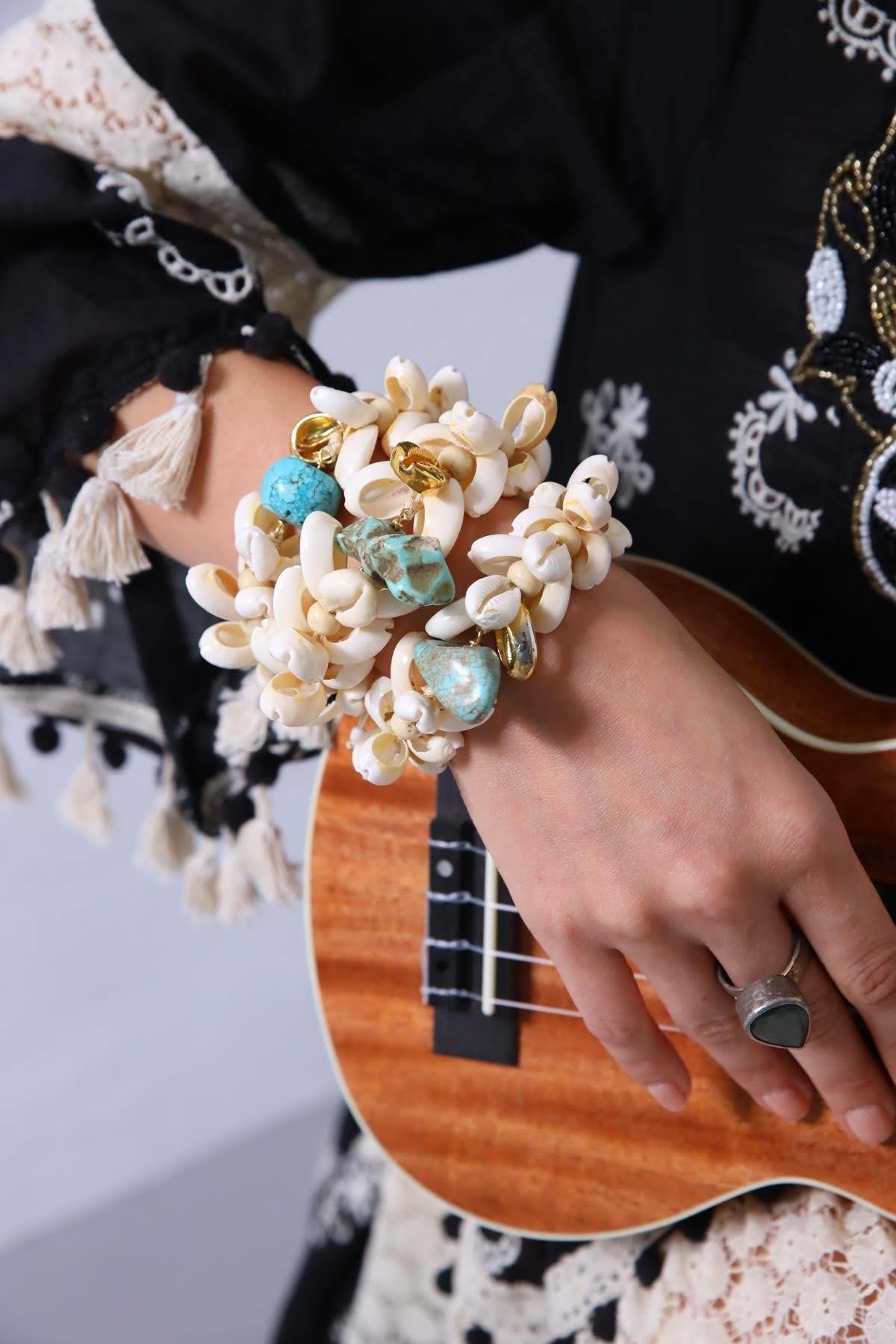 Gold Detaylı Turkuaz Taş Ve Deniz Kabuğu Bileklik - Şaman Butik Gold Detaylı Turkuaz Taş Ve Deniz Kabuğu Bileklik