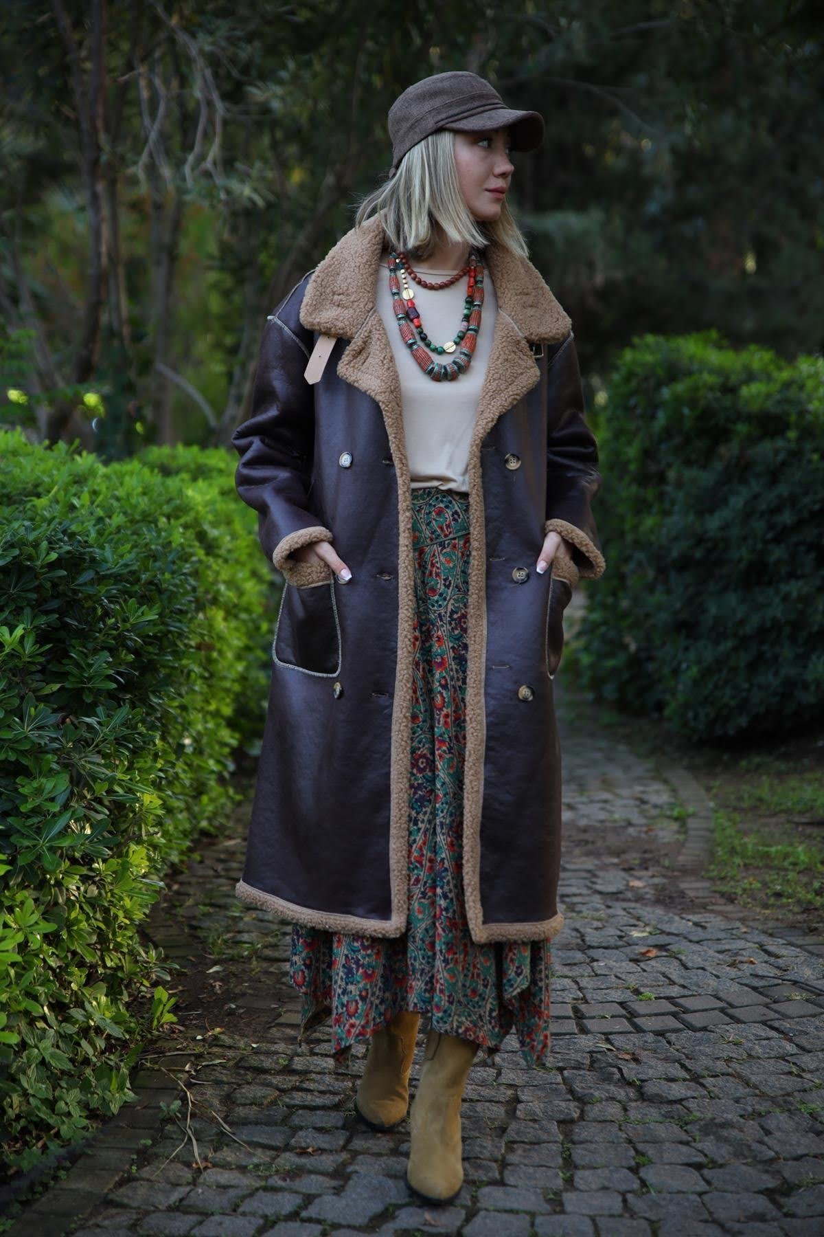 Kahverengi Kemer Detaylı Kaban - Şaman Butik Kahverengi Kemer Detaylı Kaban