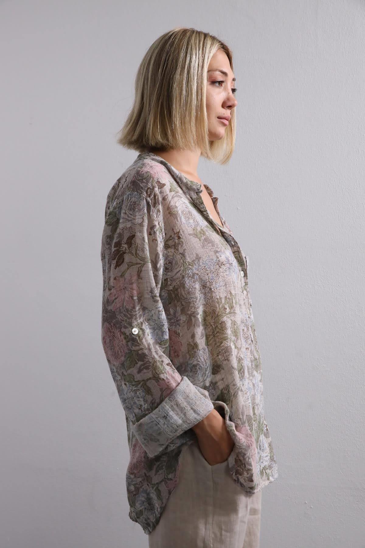 Vizon Rengi Gül Desenli Yarım Düğmeli Cepli Gömlek - Şaman Butik Vizon Rengi Gül Desenli Yarım Düğmeli Cepli Gömlek