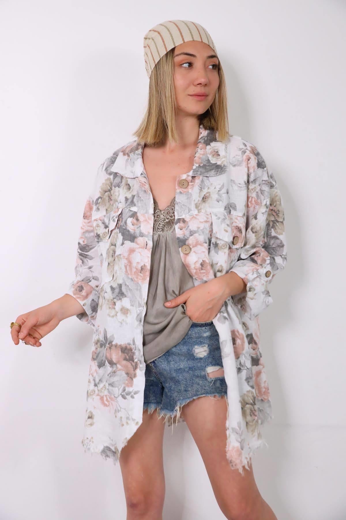 Beyaz Çiçek Desenli Önü Düğmeli Püsküllü Tunik - Şaman Butik Beyaz Çiçek Desenli Önü Düğmeli Püsküllü Tunik