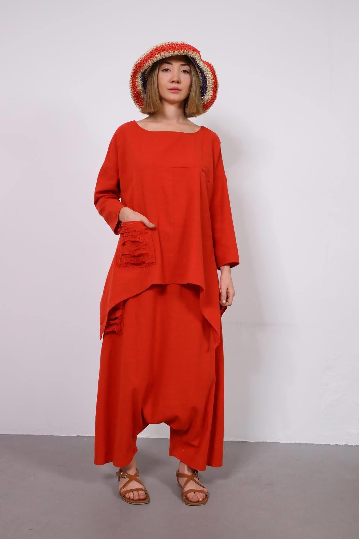 Mercan Rengi Cebi Yırtık Parça Detaylı Salaş Keten Bluz - Şaman Butik Mercan Rengi Cebi Yırtık Parça Detaylı Salaş Keten Bluz