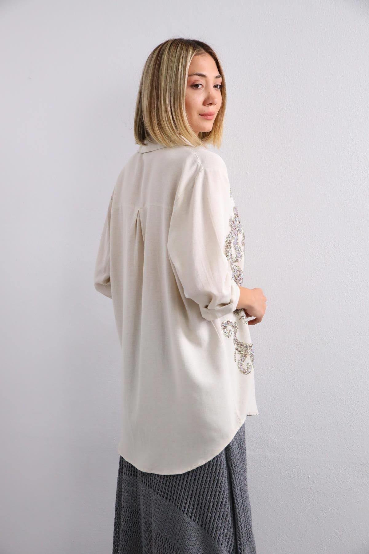 Krem Rengi Pul İşlemeli Yuvarlak Kesim Gömlek