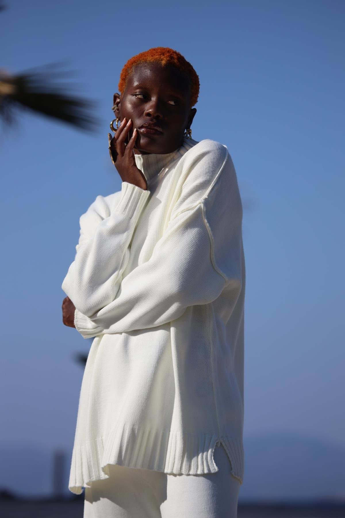 Ekru Balıkçı Yaka Kazak ve Triko Pantolon Takım