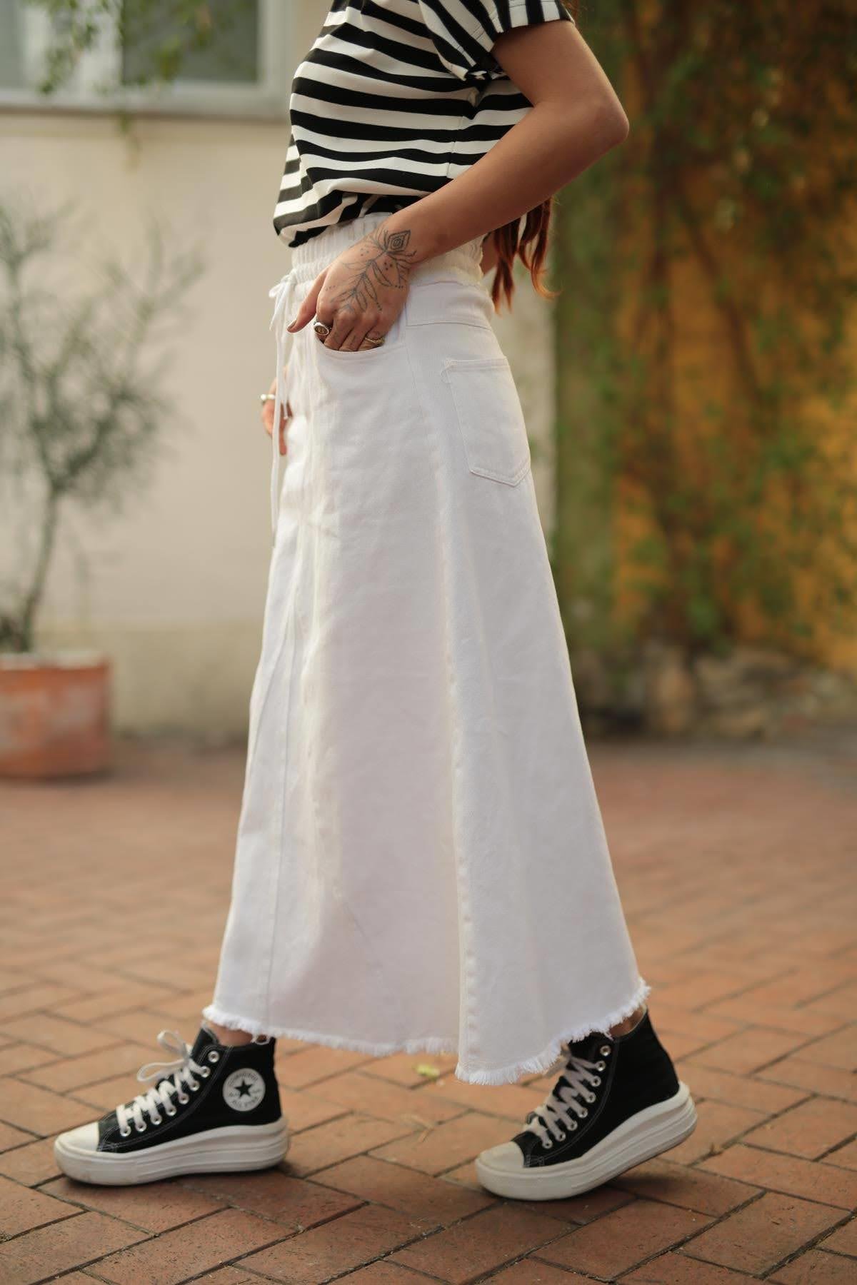 Ekru Beli Lastikli Püsküllü Kot Etek