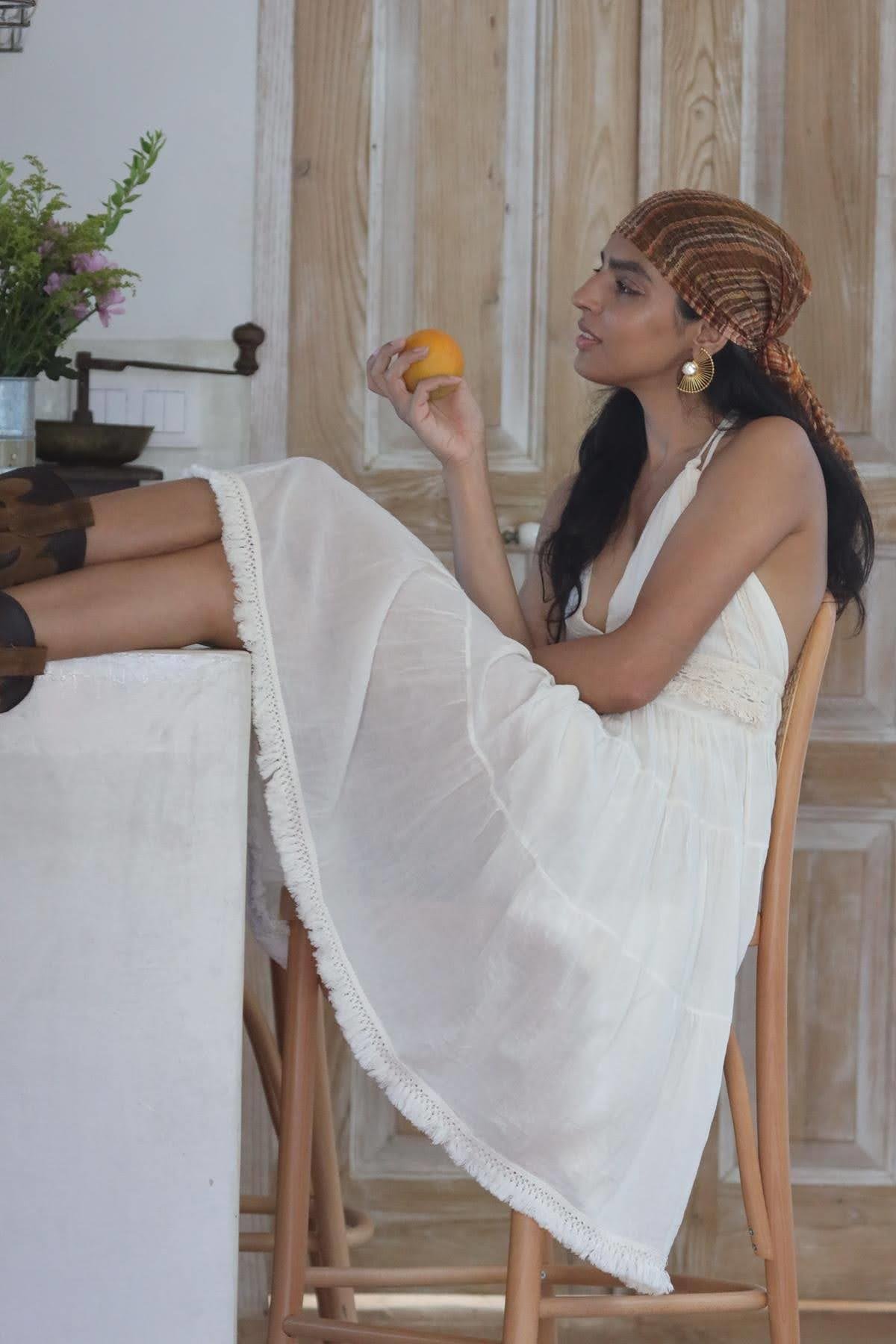 Ekru Boyundan Askılı Güpür Detaylı Püsküllü Mini Elbise