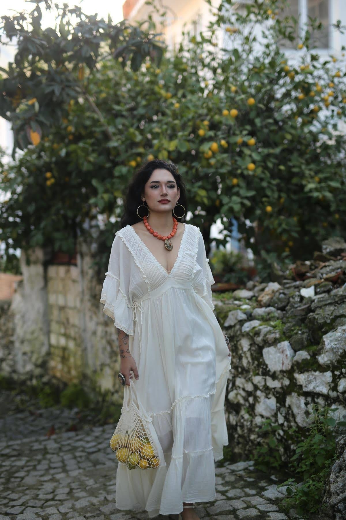 Ekru Büzgülü V Yaka Dantel Detaylı Bohem Elbise