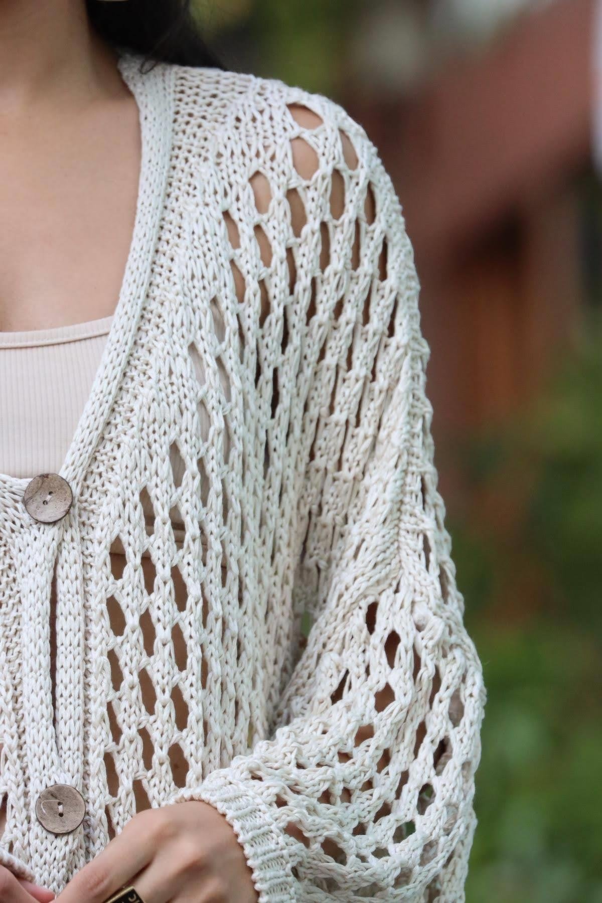 Ekru Düğmeli File Lase Hırka