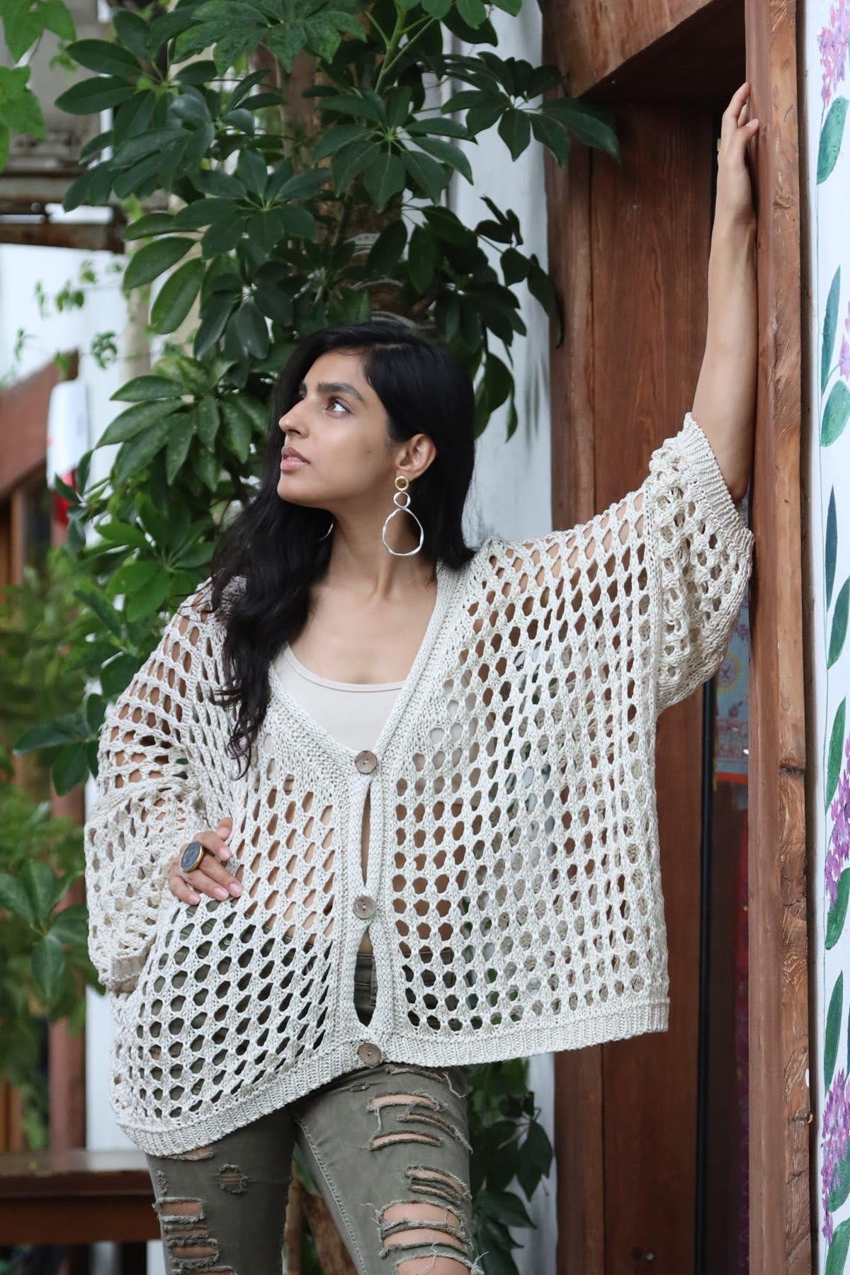 Ekru Düğmeli File Lase Hırka