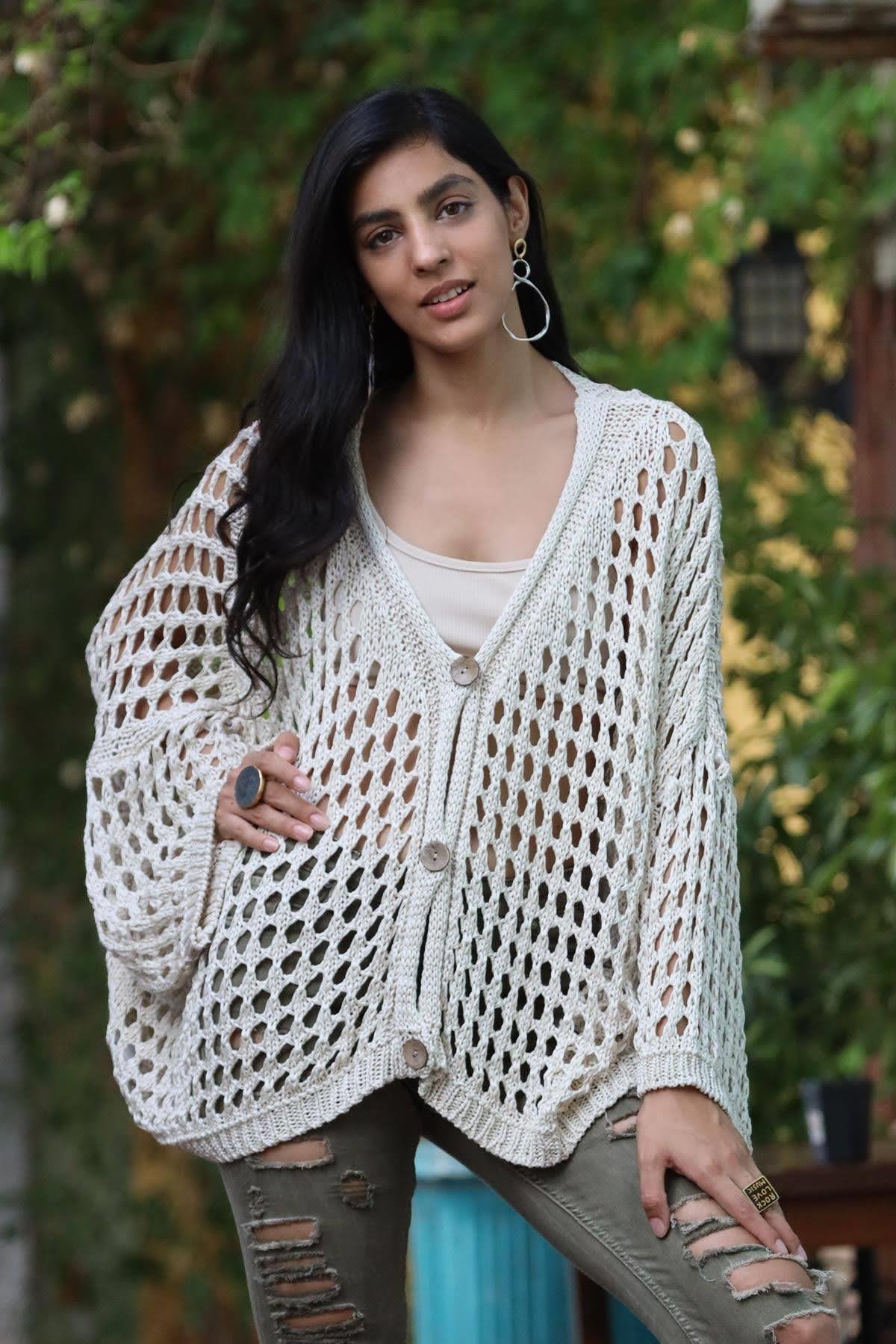 Ekru Düğmeli File Lase Hırka