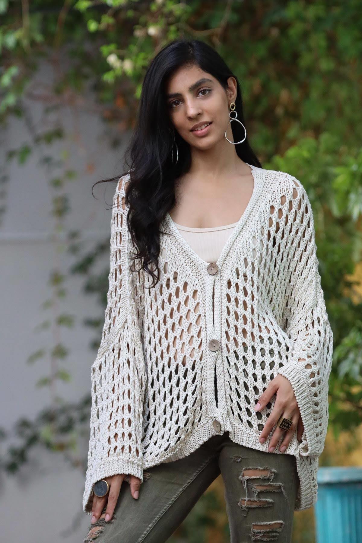 Ekru Düğmeli File Lase Hırka