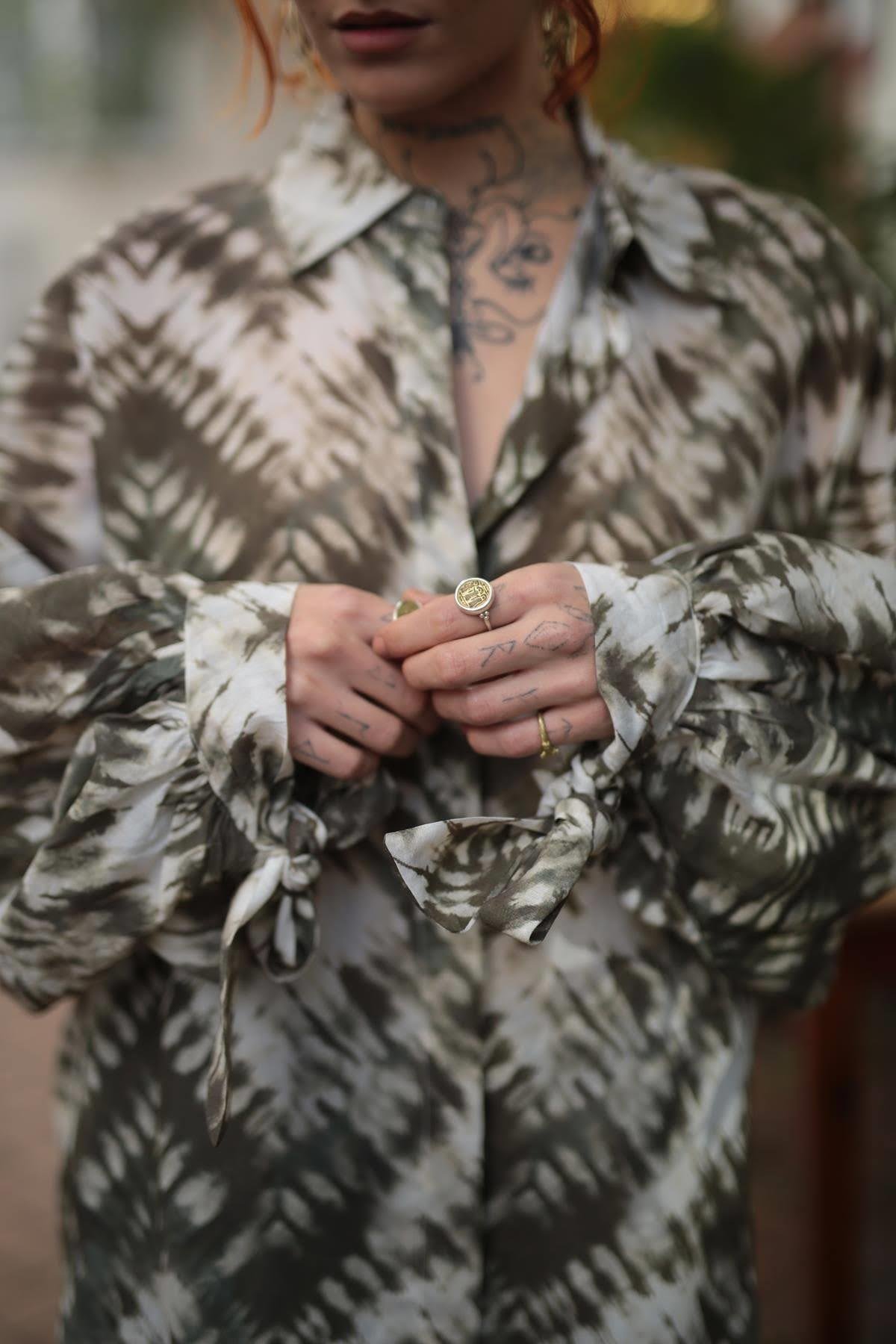 Ekru Kolları Bağlamalı Desenli Oversize Gömlek