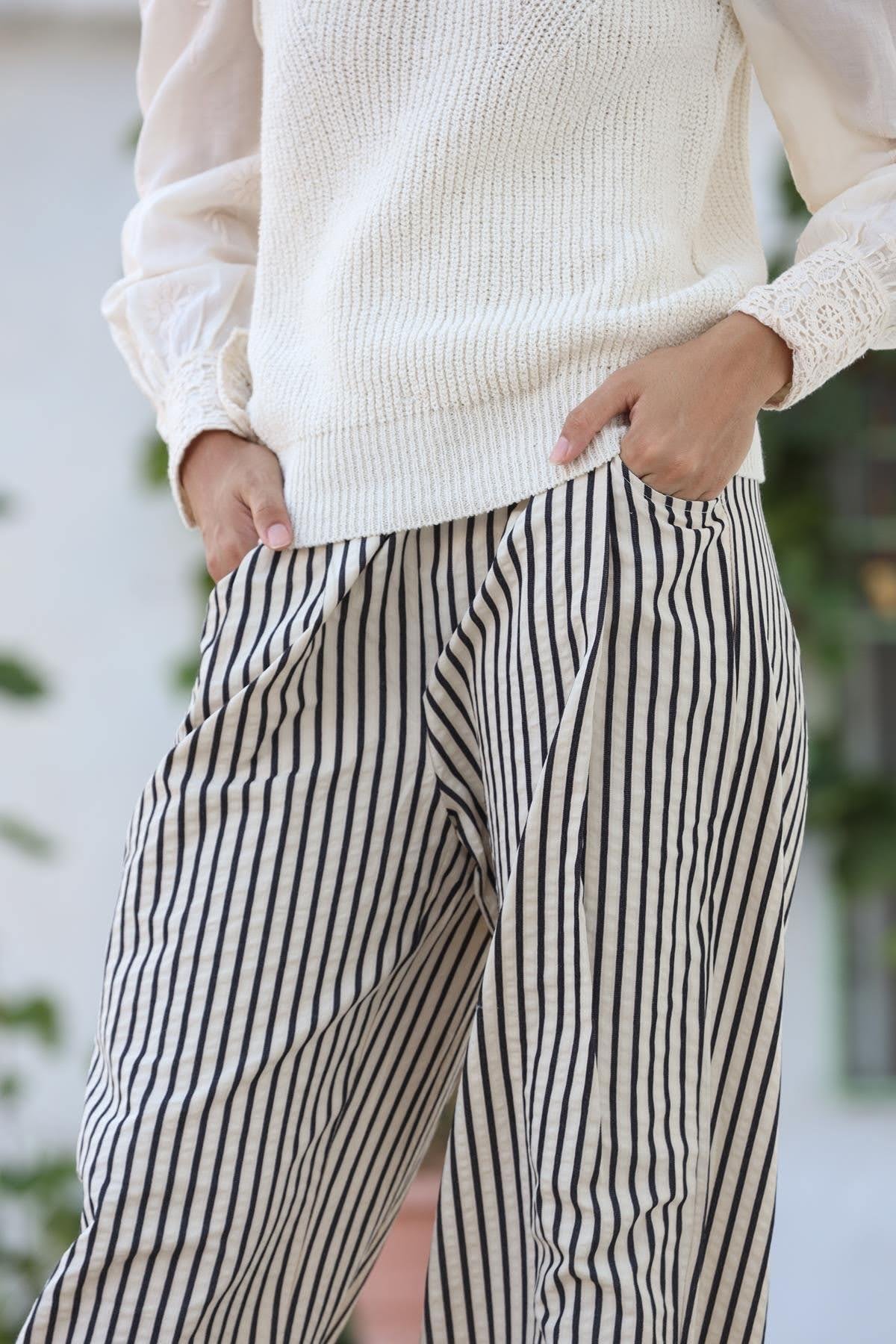 Ekru Kolları İşlemeli Kazak