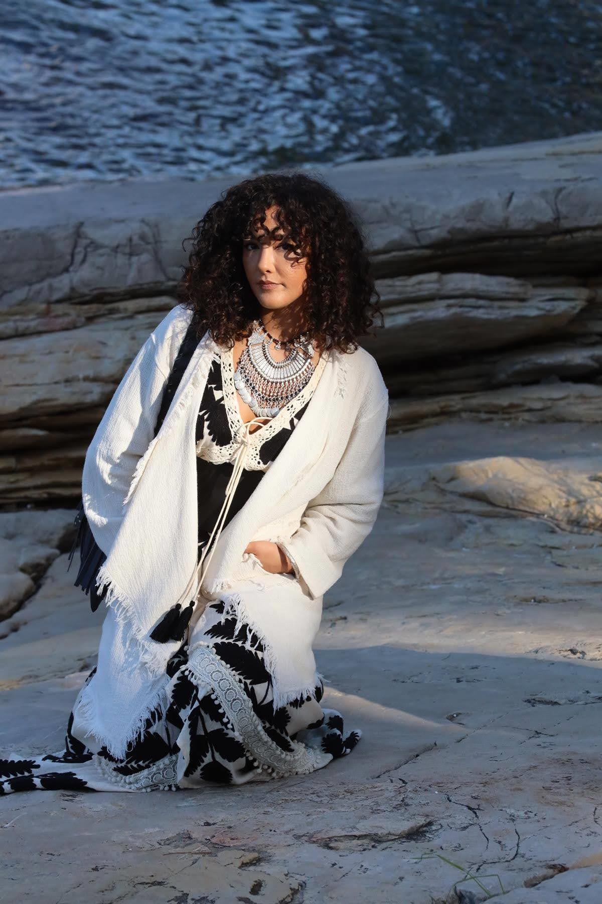 Ekru Püskül Detaylı Kısa Etamin Kaftan