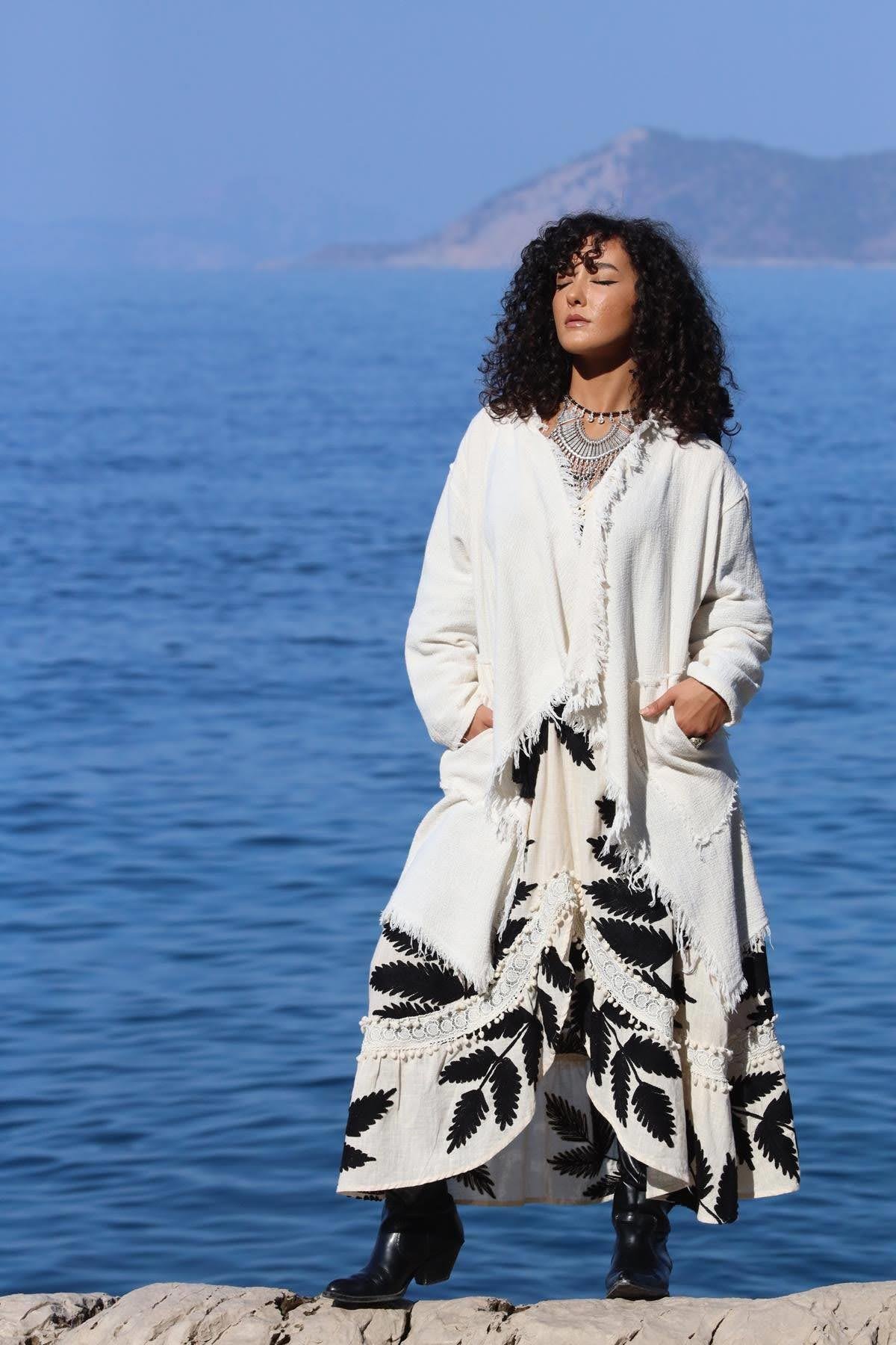 Ekru Püskül Detaylı Kısa Etamin Kaftan