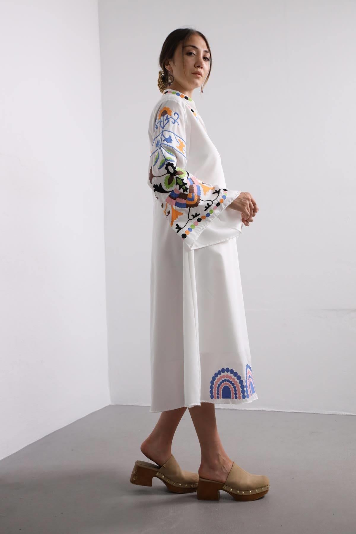 Saman Butik | Shop Online White V-Neck Embroidered Dress
