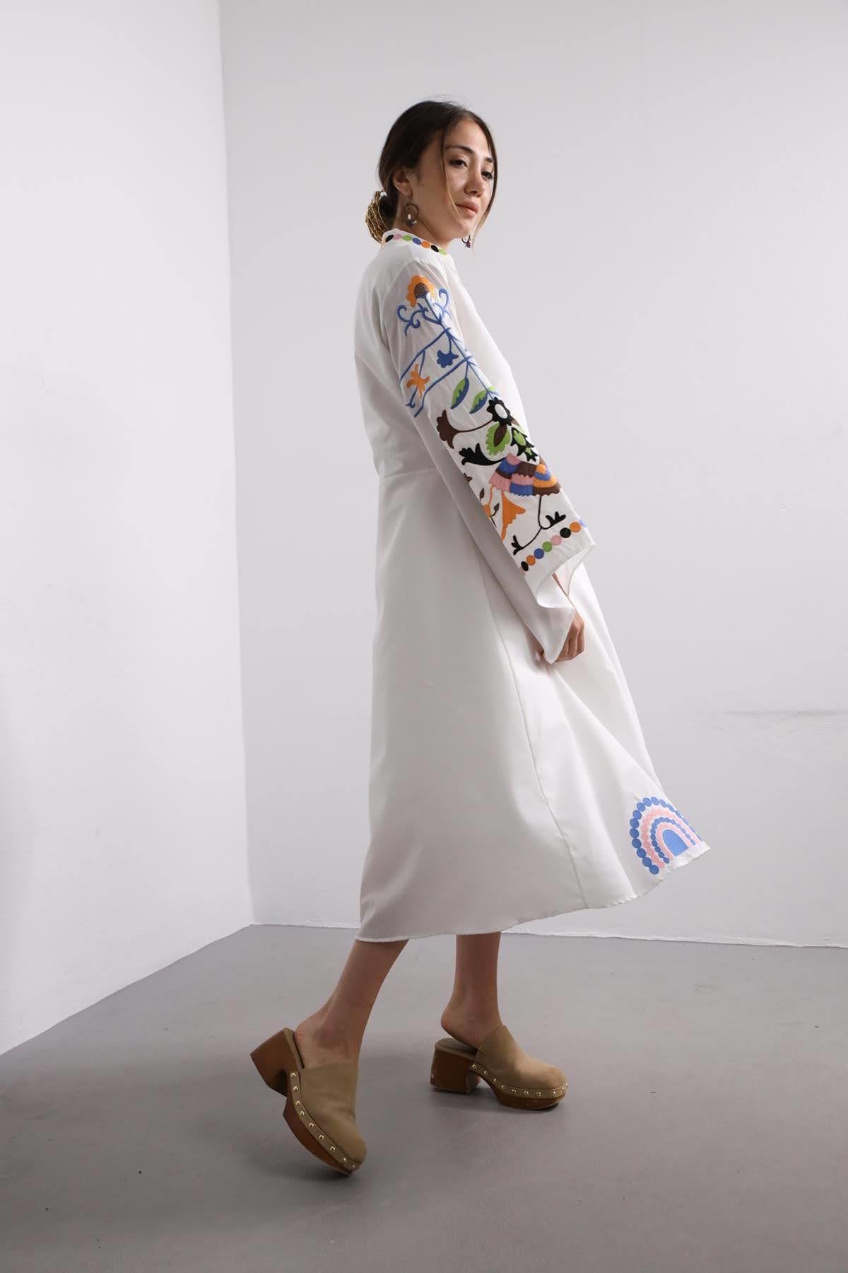 Saman Butik | Shop Online White V-Neck Embroidered Dress
