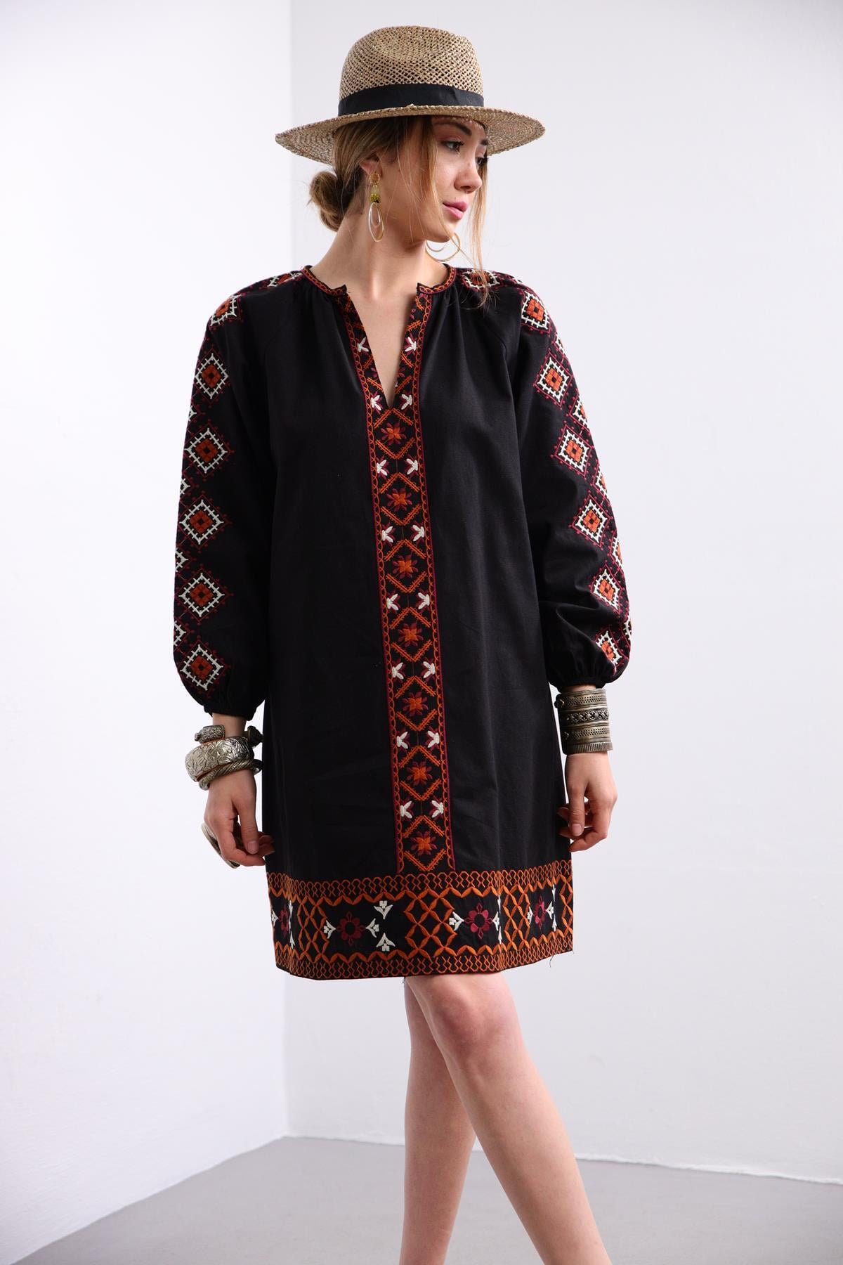 Siyah Etnik Desenli Elbise - Şaman Butik - Bohem Giyim ve Aksesuar | Kadın & Erkek Siyah Etnik Desenli Elbise