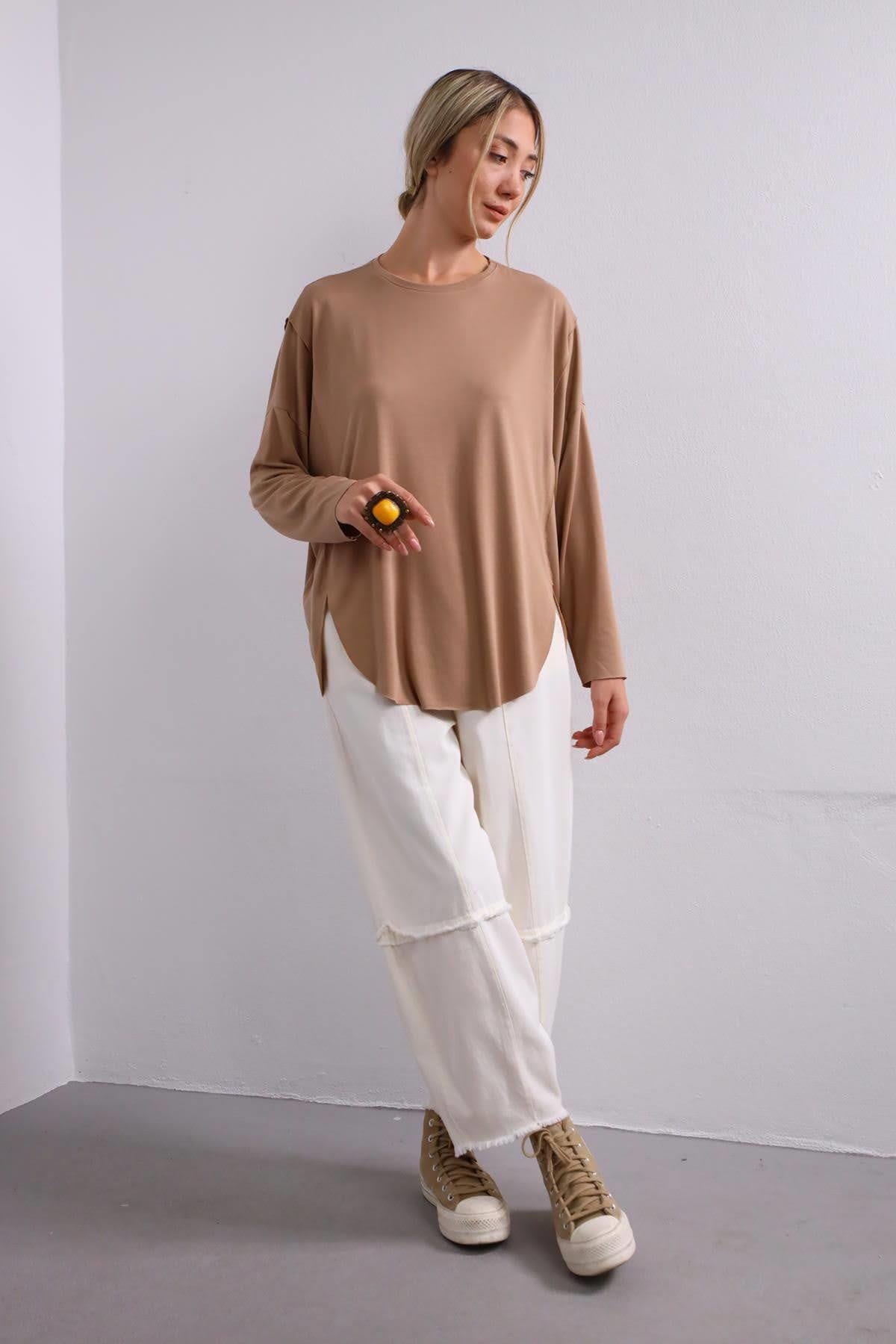  Camel Rengi Yırtmaç Detaylı Salaş Bluz