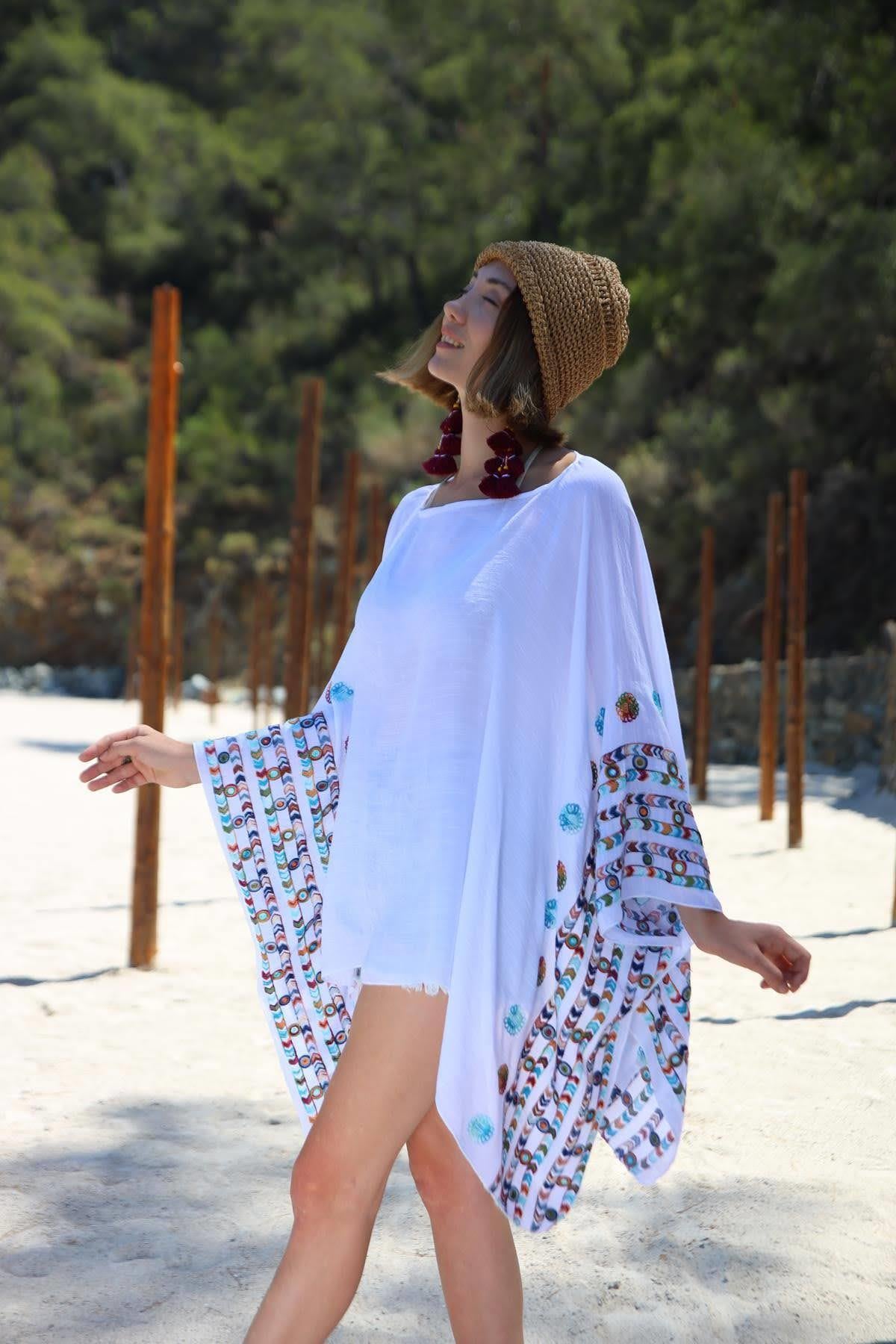 Beyaz Nakışlı Yarasa Kol Pareo - Şaman Butik Beyaz Nakışlı Yarasa Kol Pareo