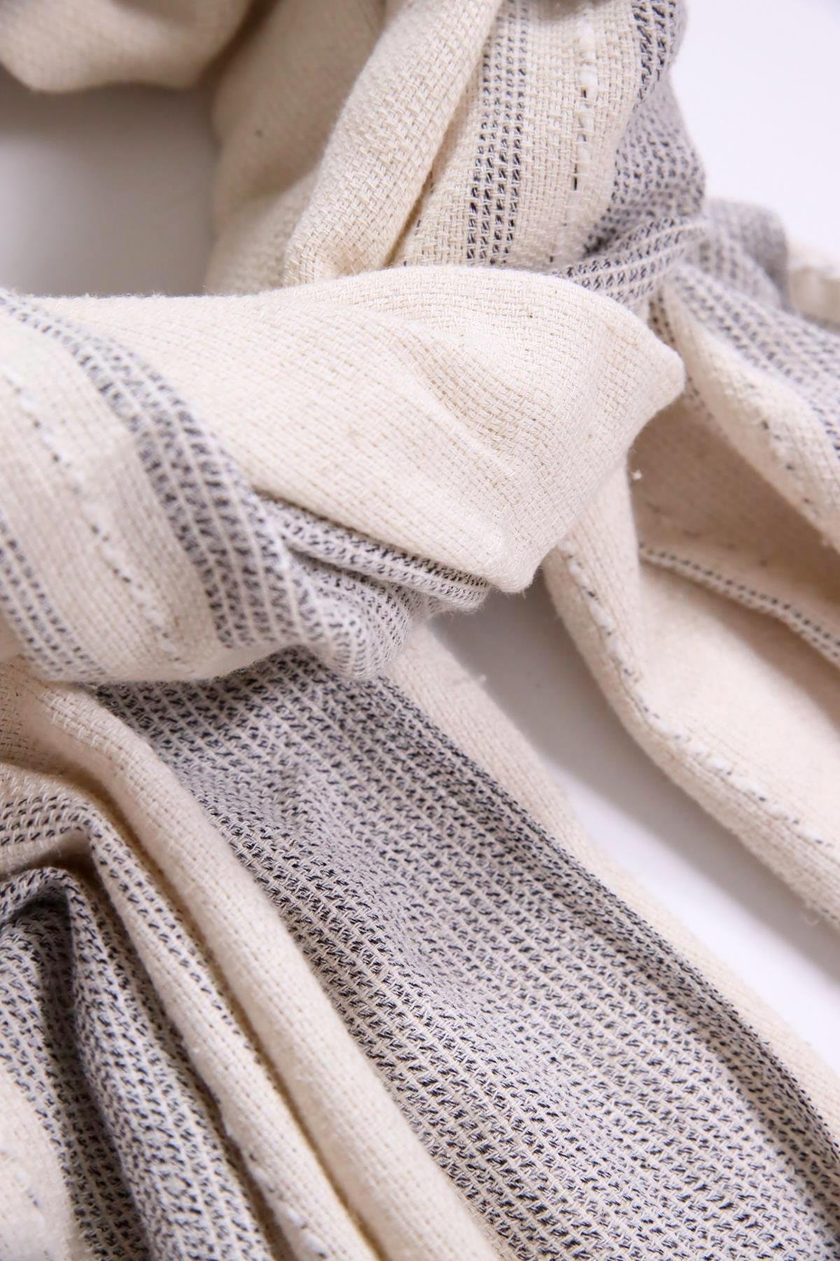 Siyah Çizgili Keten Crispy Şal - Şaman Butik Siyah Çizgili Keten Crispy Şal