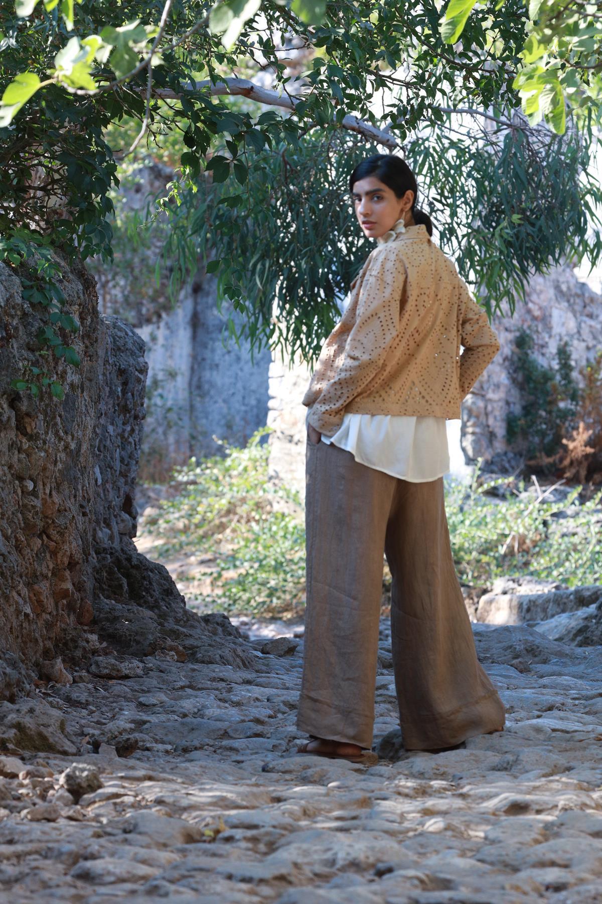 Toprak Rengi Duble Paça Pileli Keten Pantolon - Şaman Butik Toprak Rengi Duble Paça Pileli Keten Pantolon