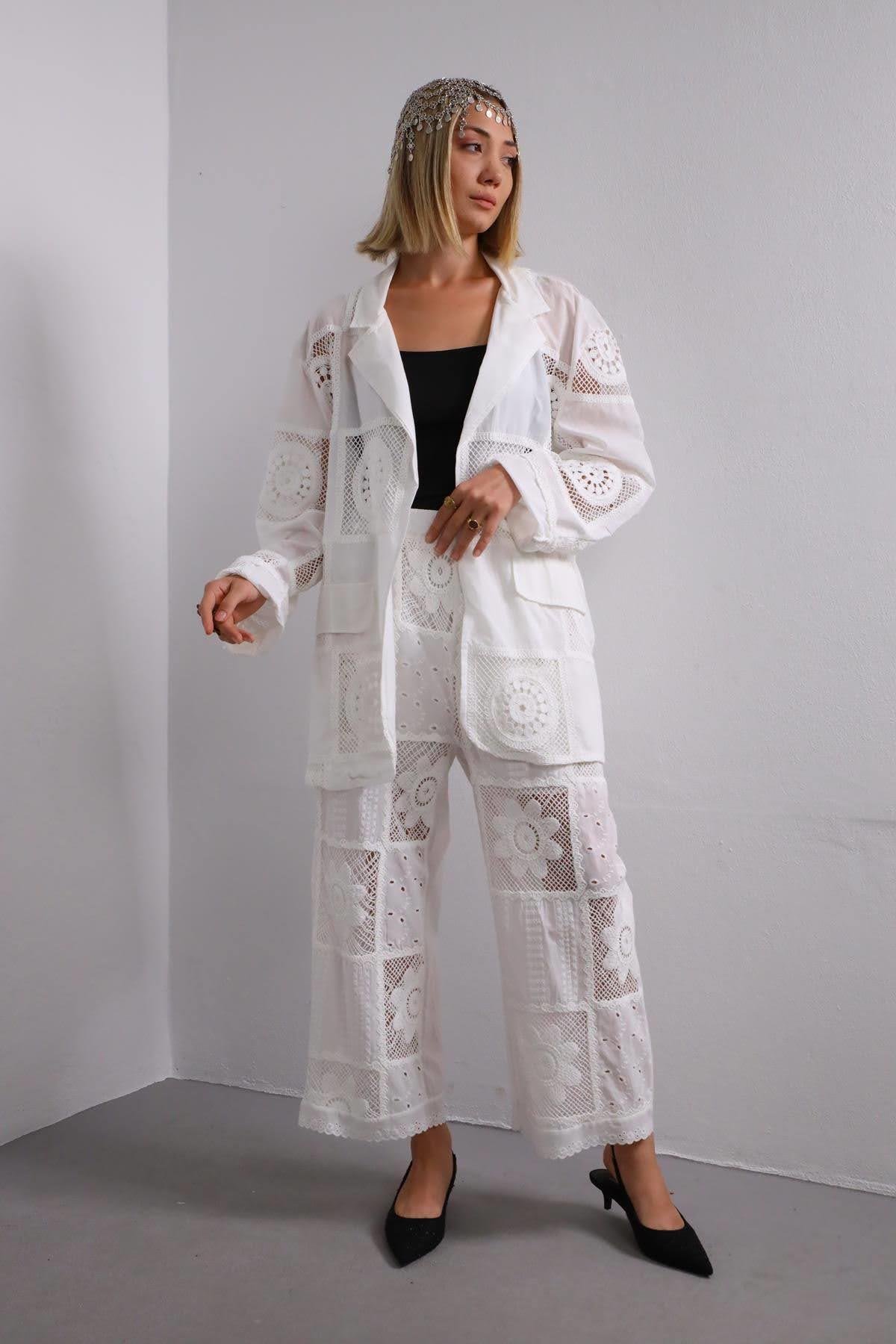 Beyaz Motif İşlemeli Pantolon - Şaman Butik Beyaz Motif İşlemeli Pantolon