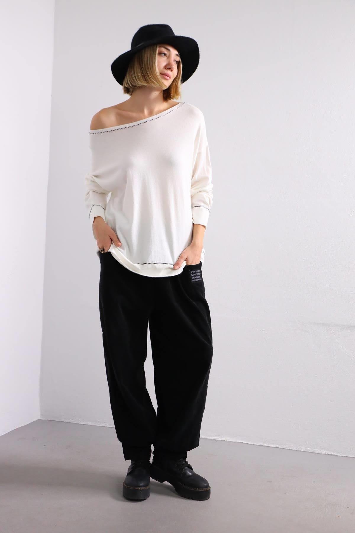 Ekru Çoban Dikişli Kayık Yaka Kazak - Şaman Butik Ekru Çoban Dikişli Kayık Yaka Kazak