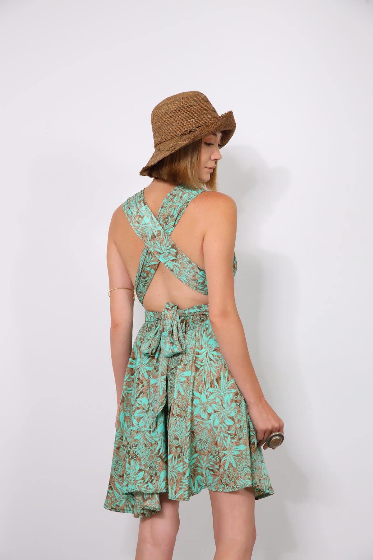 Mint Yeşili Boyundan Bağlamalı Kısa İpek Elbise - Şaman Butik Mint Yeşili Boyundan Bağlamalı Kısa İpek Elbise