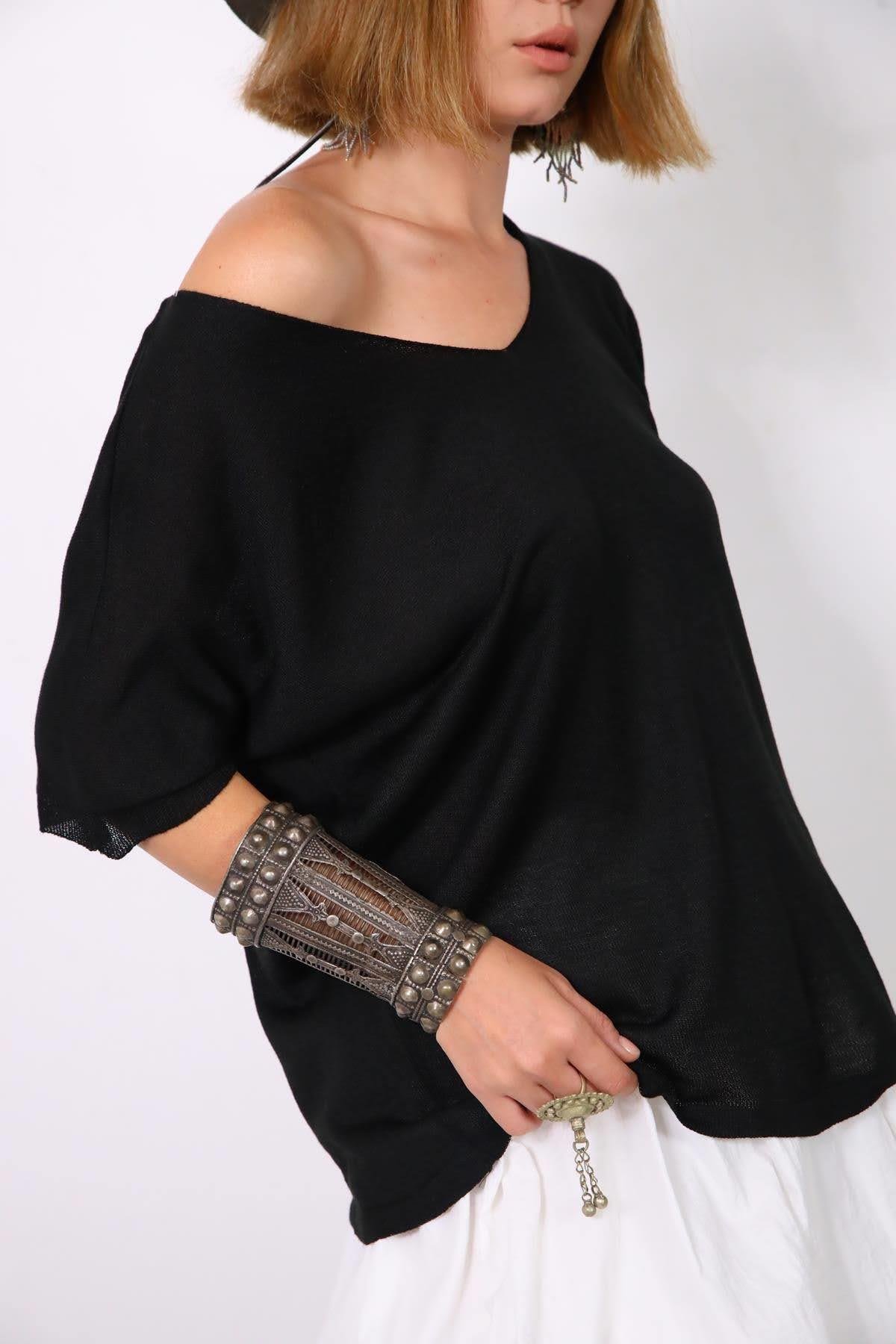 Siyah V Yaka Yarasa Kol Triko Bluz - Şaman Butik Siyah V Yaka Yarasa Kol Triko Bluz