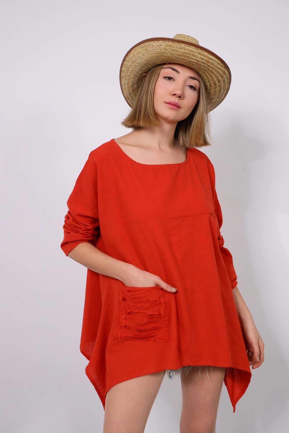 Mercan Rengi Cebi Yırtık Parça Detaylı Salaş Keten Bluz - Şaman Butik Mercan Rengi Cebi Yırtık Parça Detaylı Salaş Keten Bluz