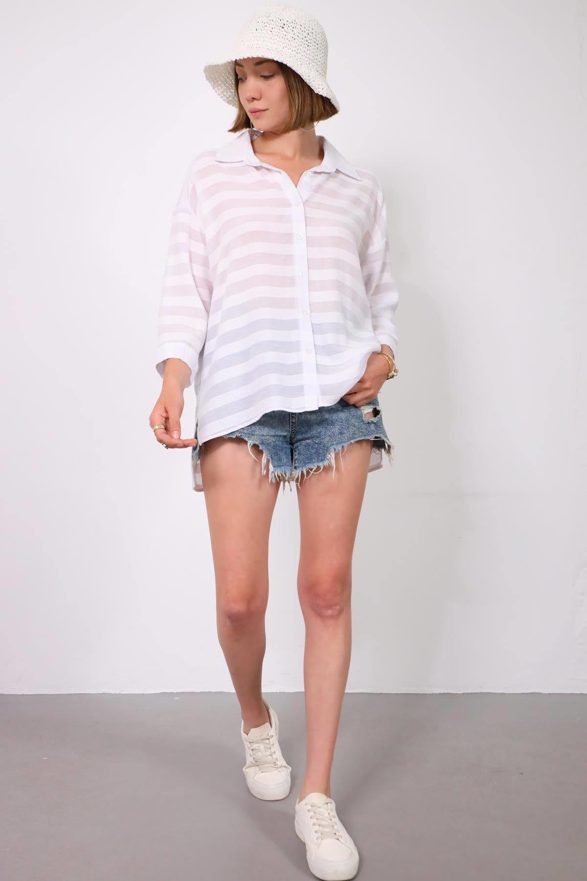 Beyaz Kendinden Çizgili Kolları Apoletli Gömlek - Şaman Butik Beyaz Kendinden Çizgili Kolları Apoletli Gömlek
