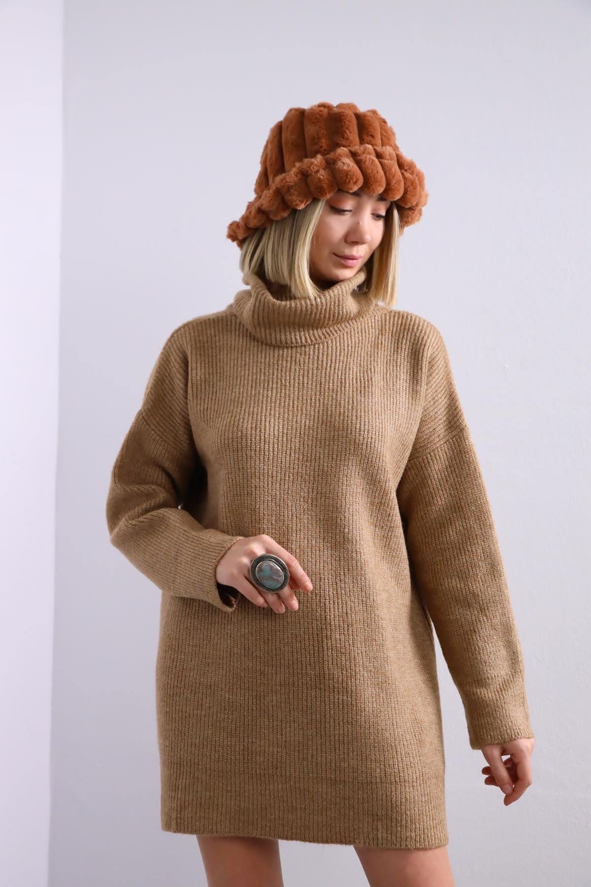 Camel Turtleneck Long Knitted Pullover Camel Turtleneck Long Knitted Pullover