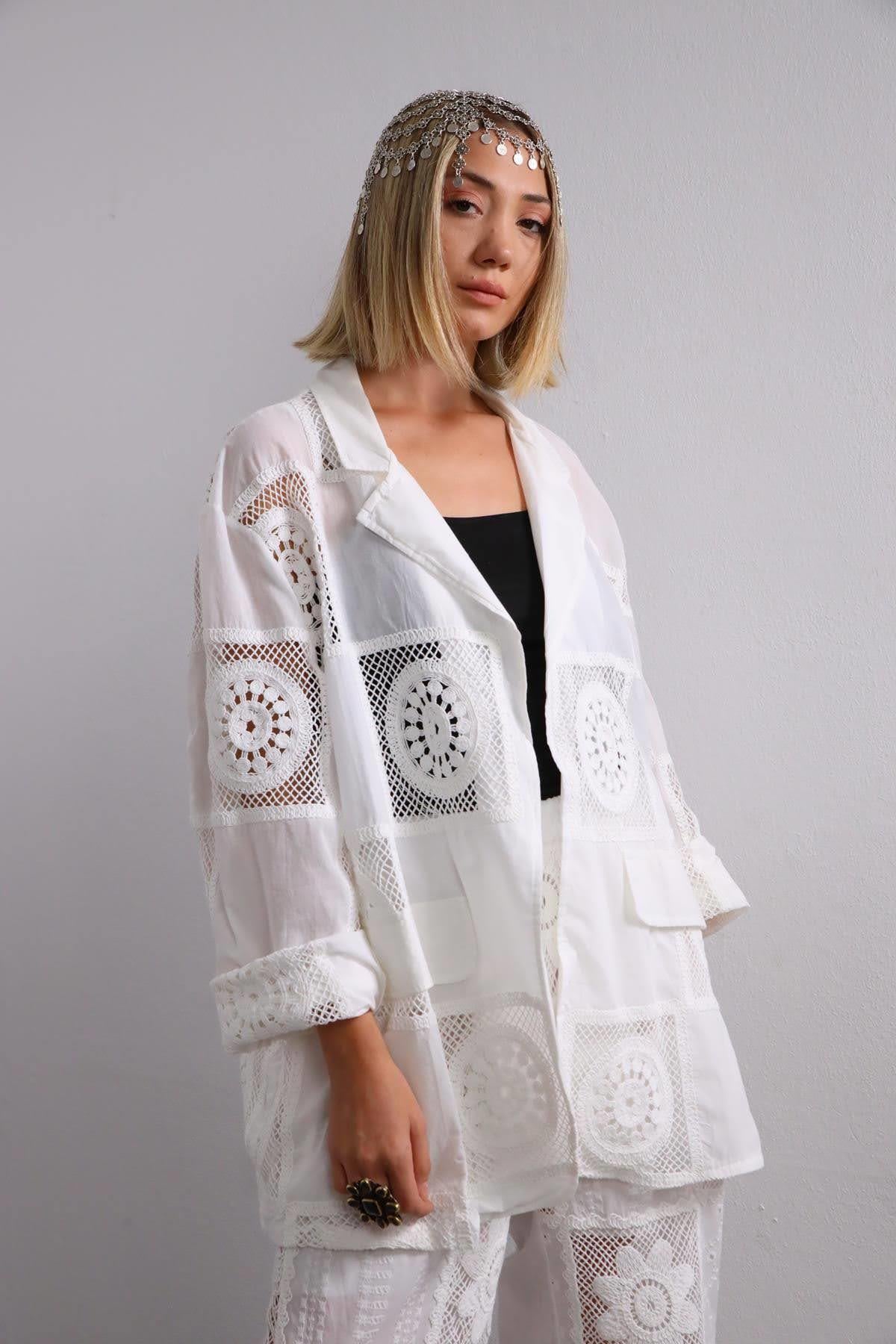 Beyaz Motif İşlemeli Pantolon - Şaman Butik Beyaz Motif İşlemeli Pantolon