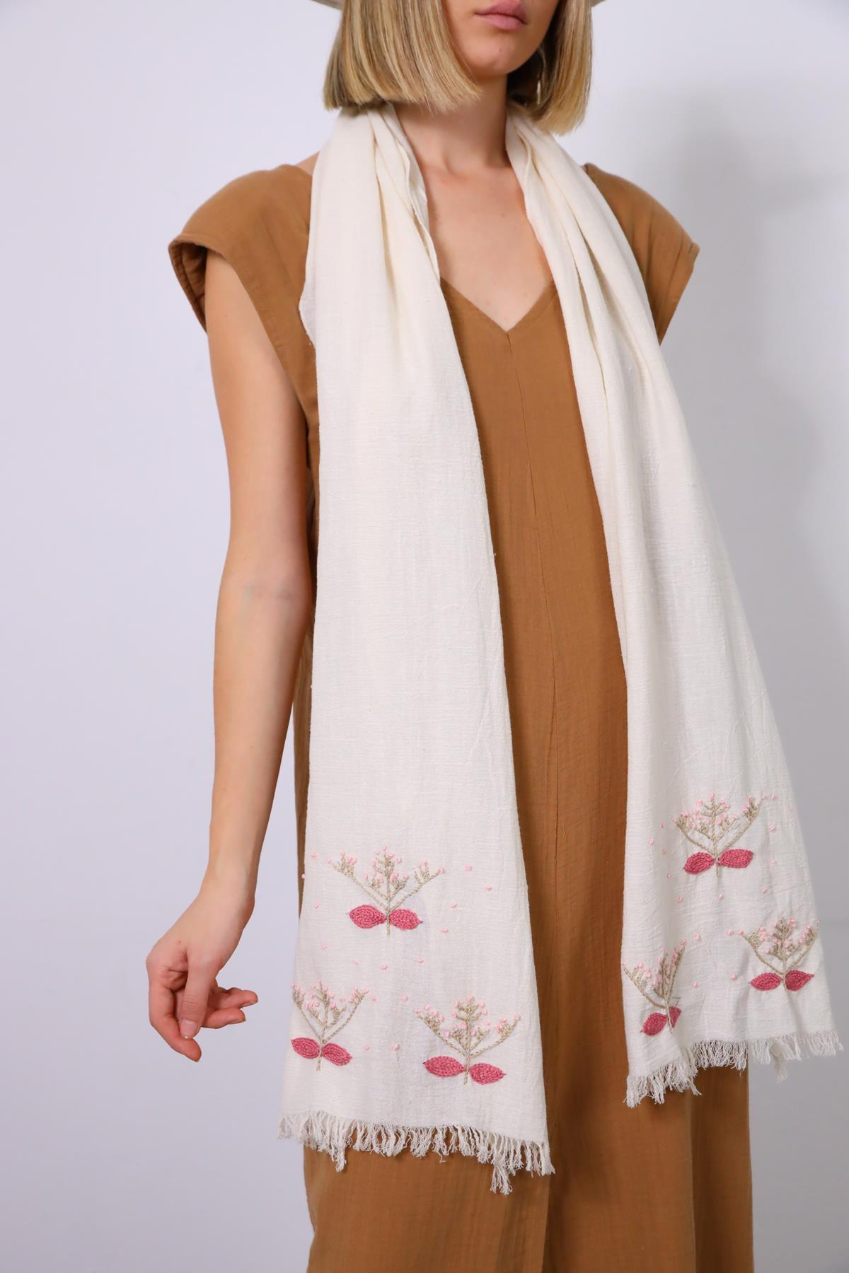 Ekru Çiçek Desenli Şile Rococo Fular - Şaman Butik Ekru Çiçek Desenli Şile Rococo Fular