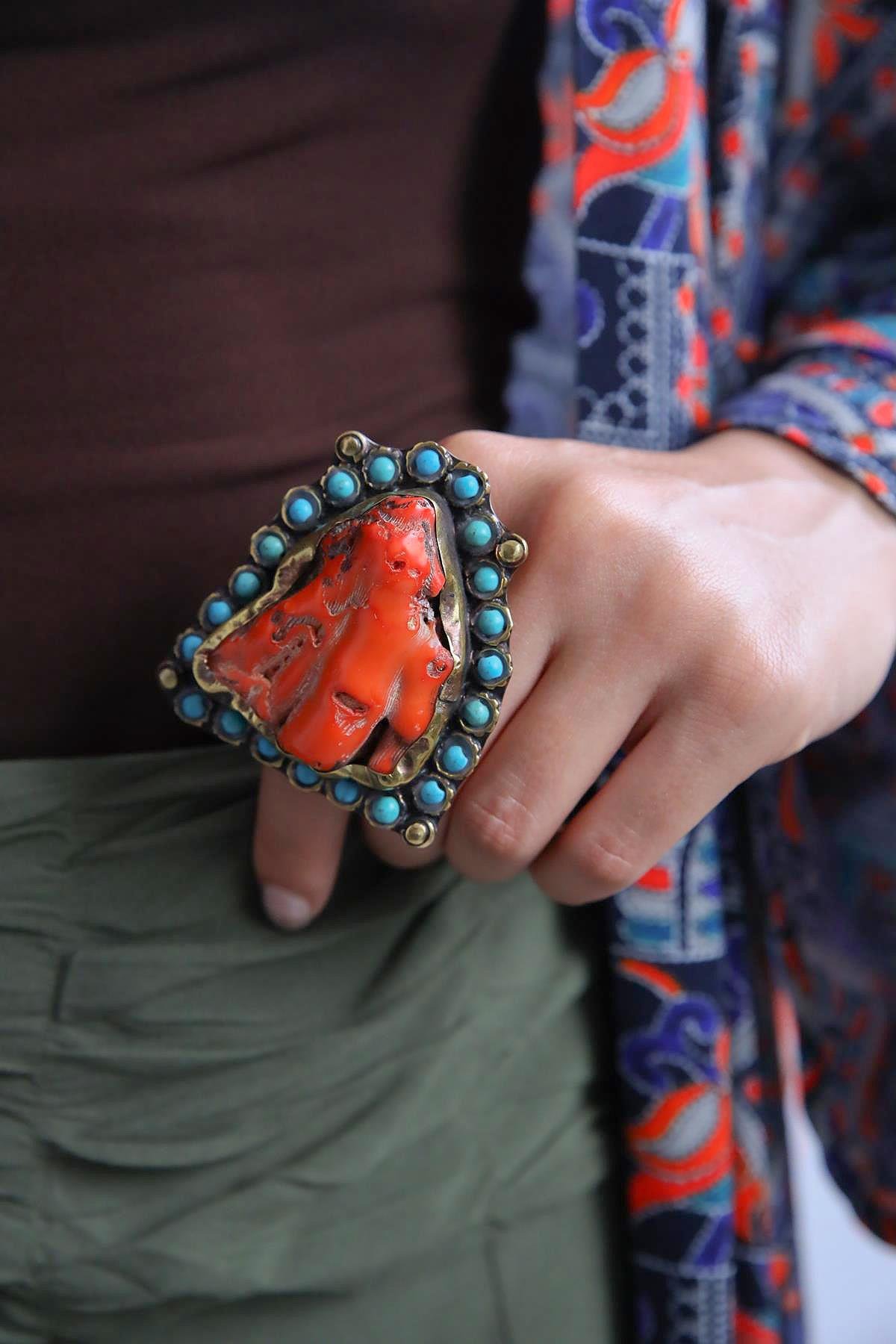  Mercan Taşlı Turkuaz Detaylı Tasarım Yüzük