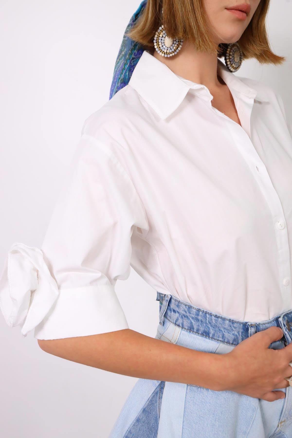  Beyaz Kolu Gül Detaylı Gömlek