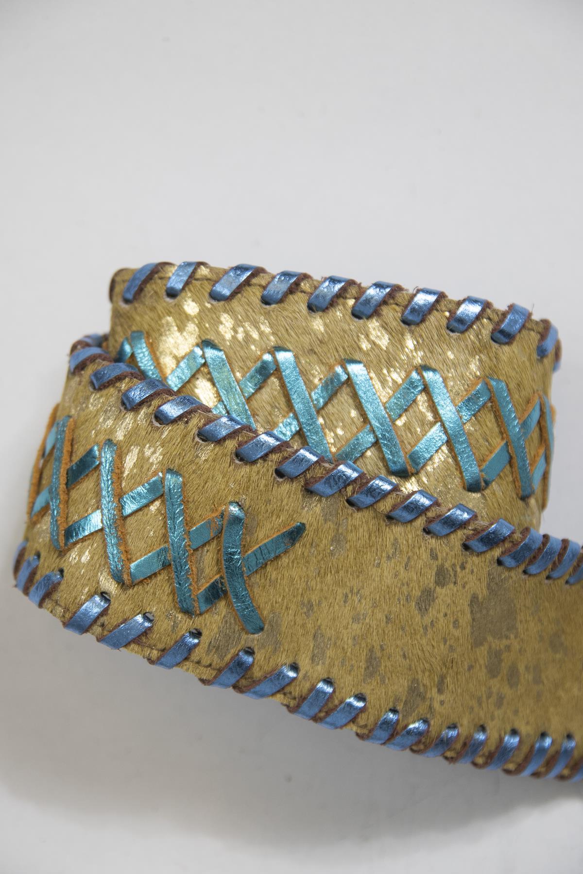 Gold Rengi Tay Tüyü Büyük Tokalı Kemer