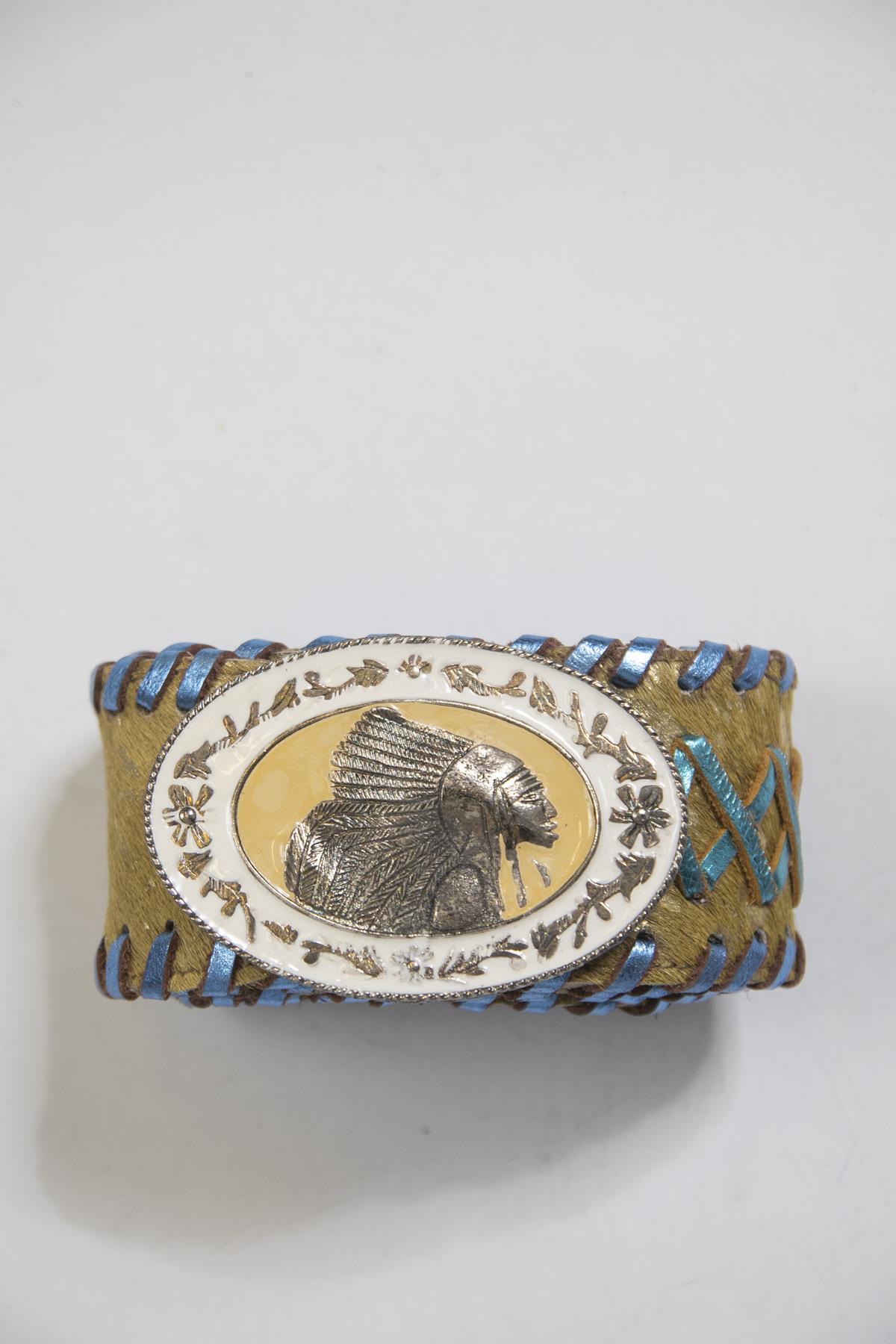 Gold Rengi Tay Tüyü Büyük Tokalı Kemer