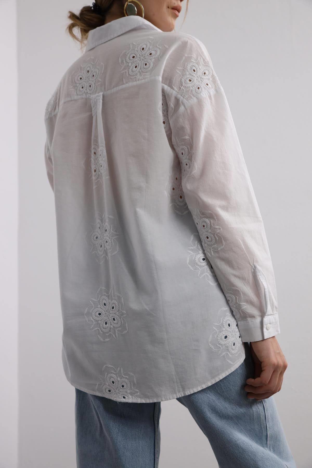  Beyaz Çiçek Güpürlü Gömlek