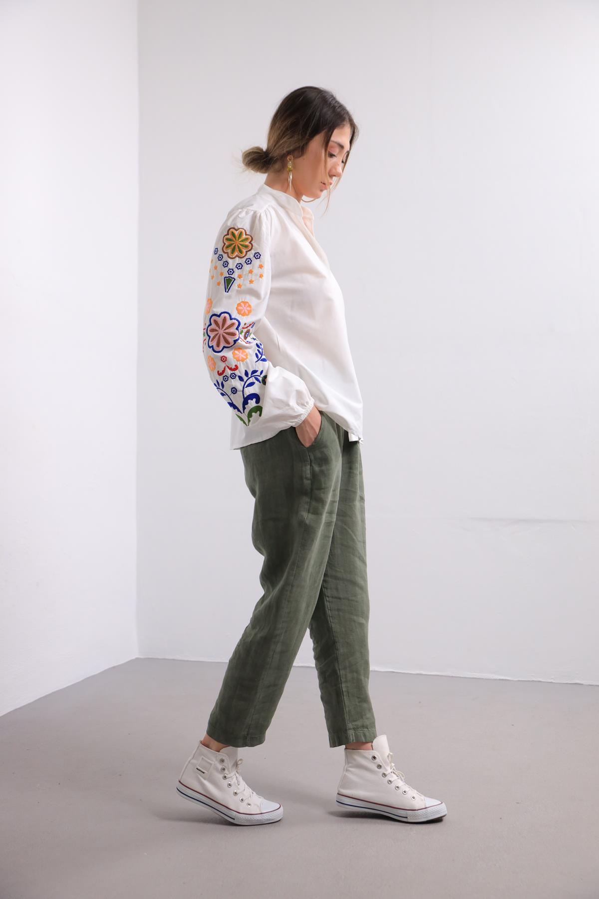  Beyaz Çiçek İşlemeli Gömlek