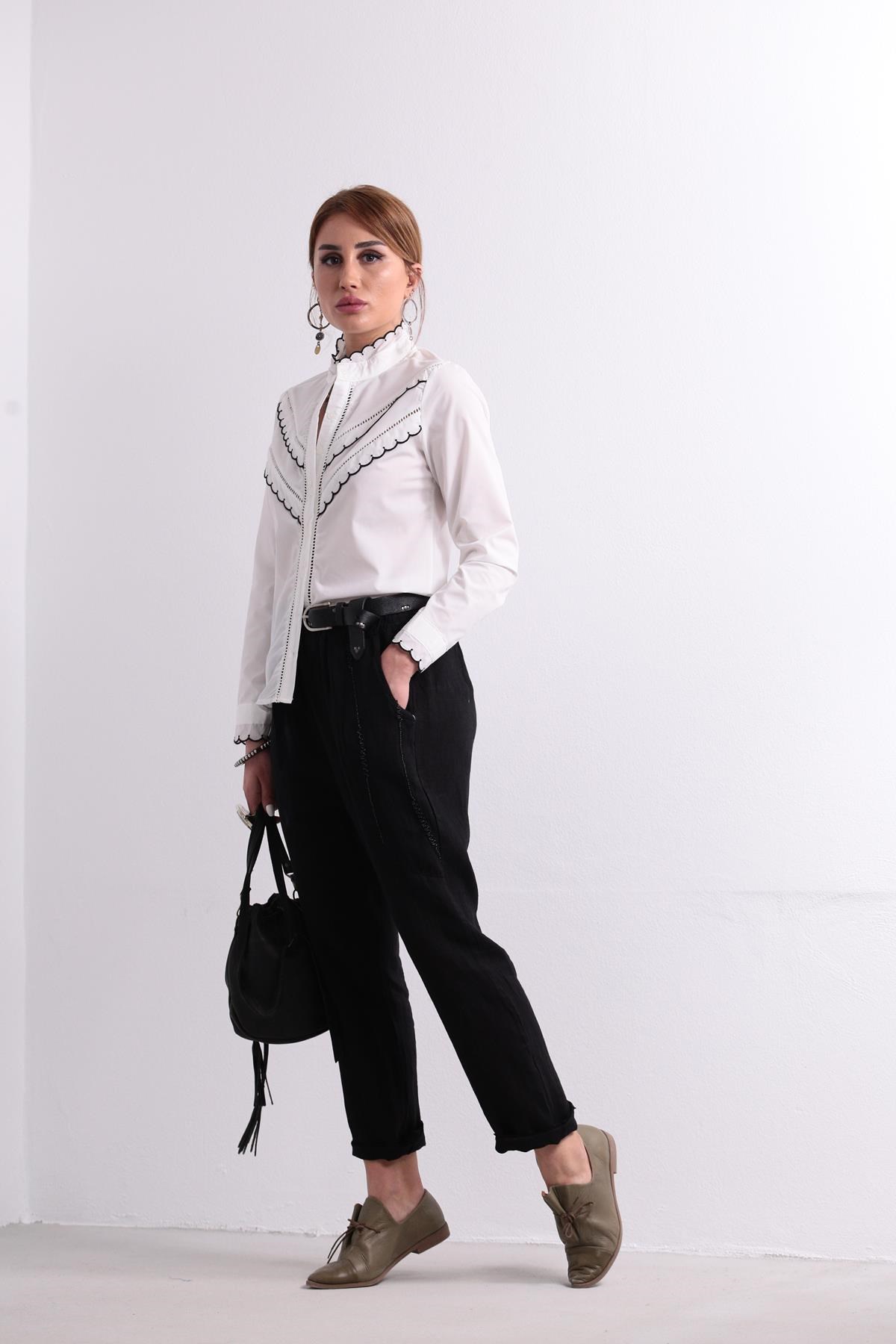  Beyaz Delikli Siyah İşleme Detaylı Gömlek