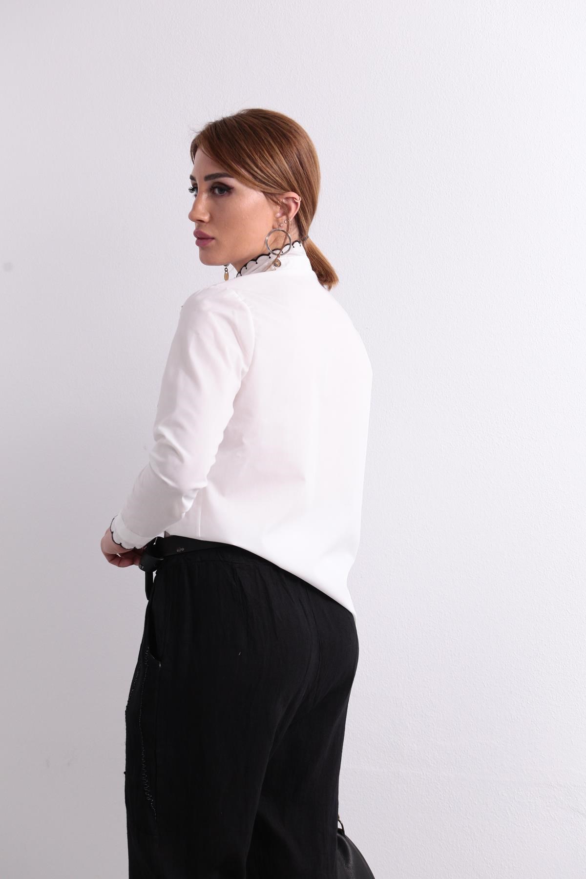  Beyaz Delikli Siyah İşleme Detaylı Gömlek