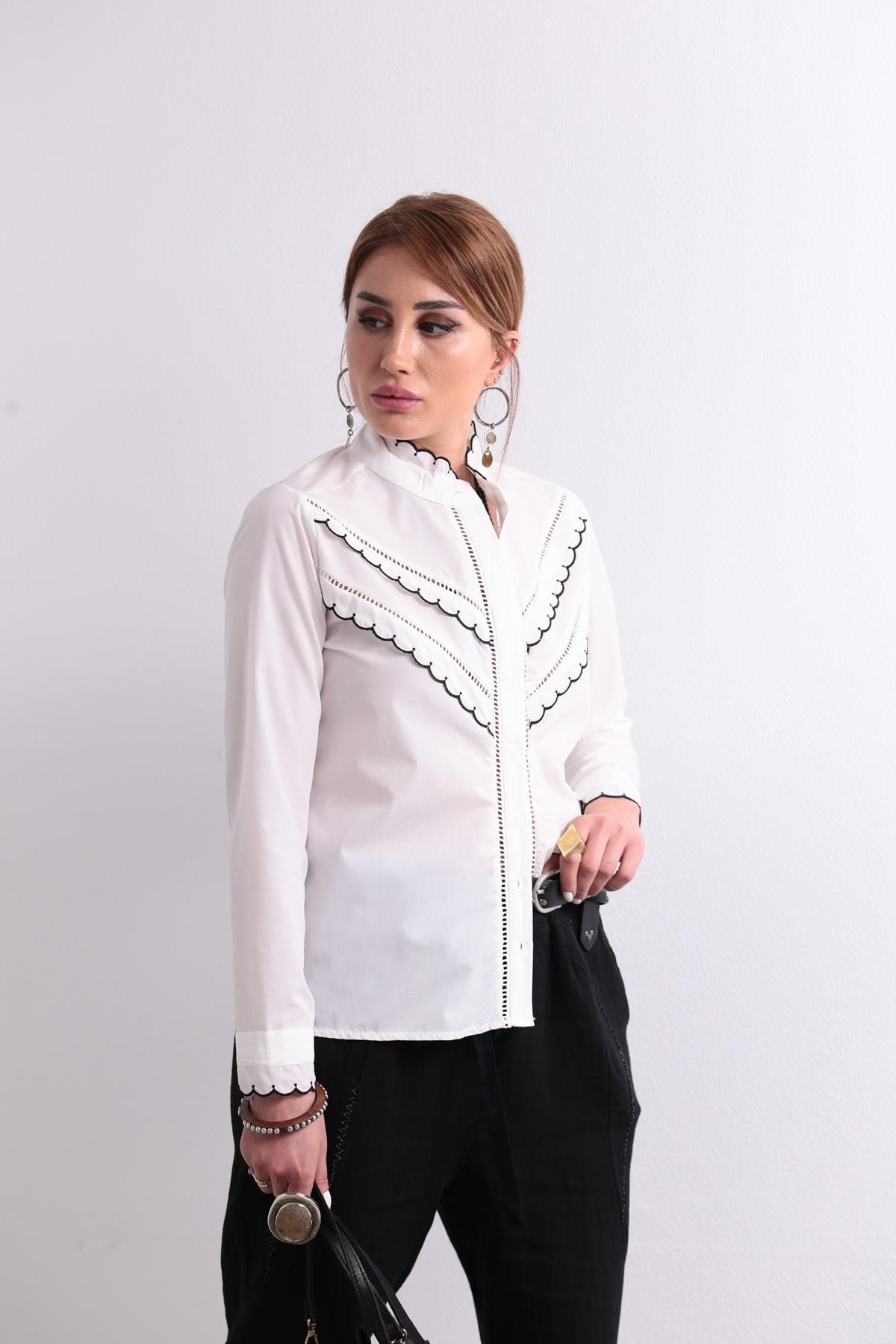  Beyaz Delikli Siyah İşleme Detaylı Gömlek
