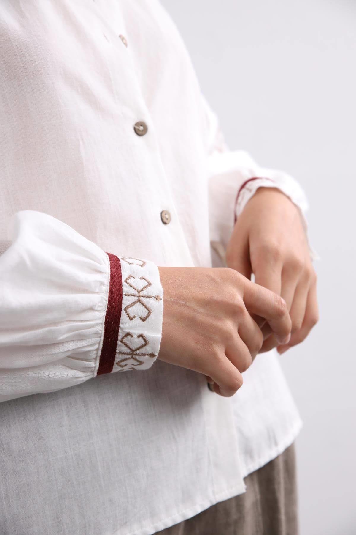  Beyaz Etnik İşlemeli Gömlek